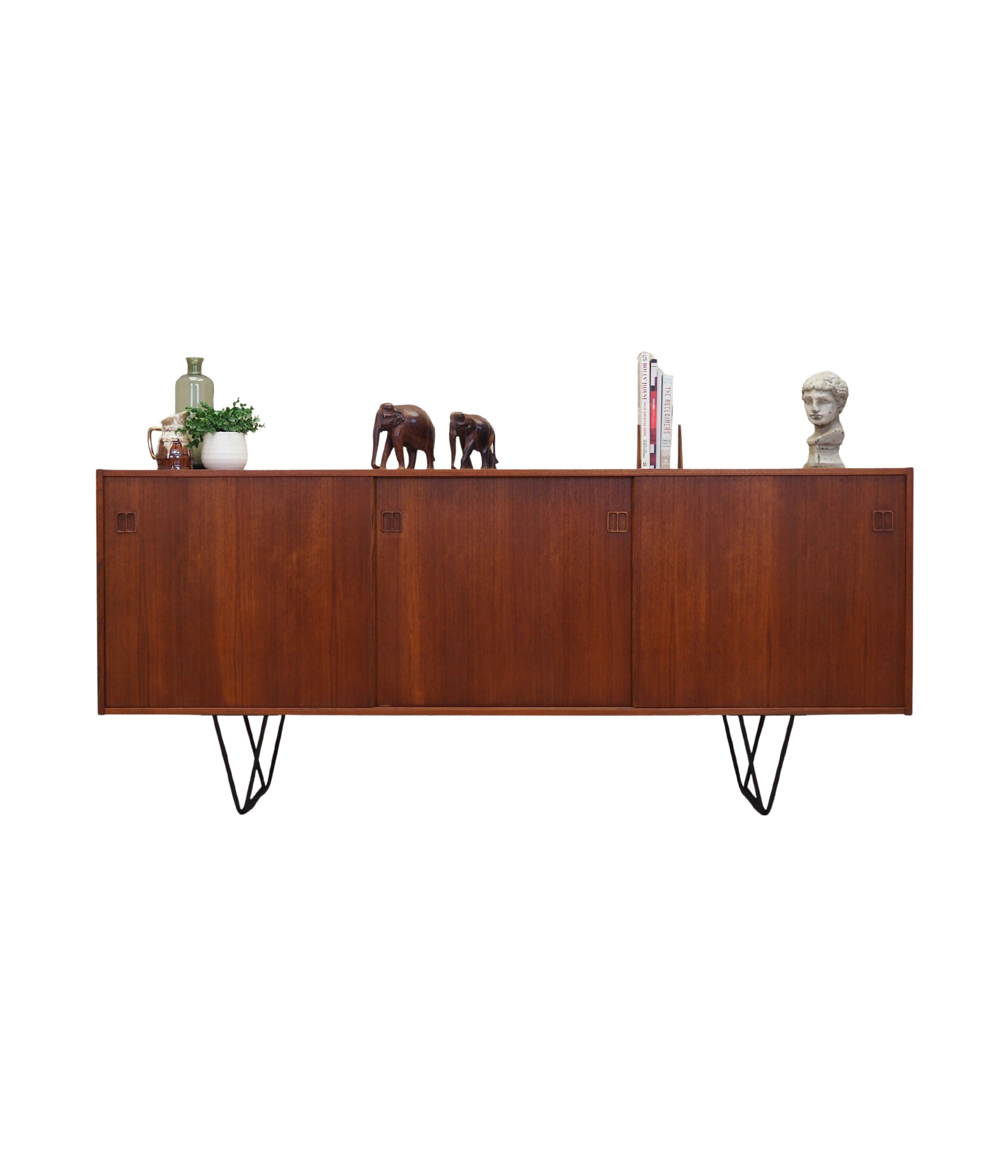 Teak_sideboard,_Danish_design,_1970s,_production:_Denmark