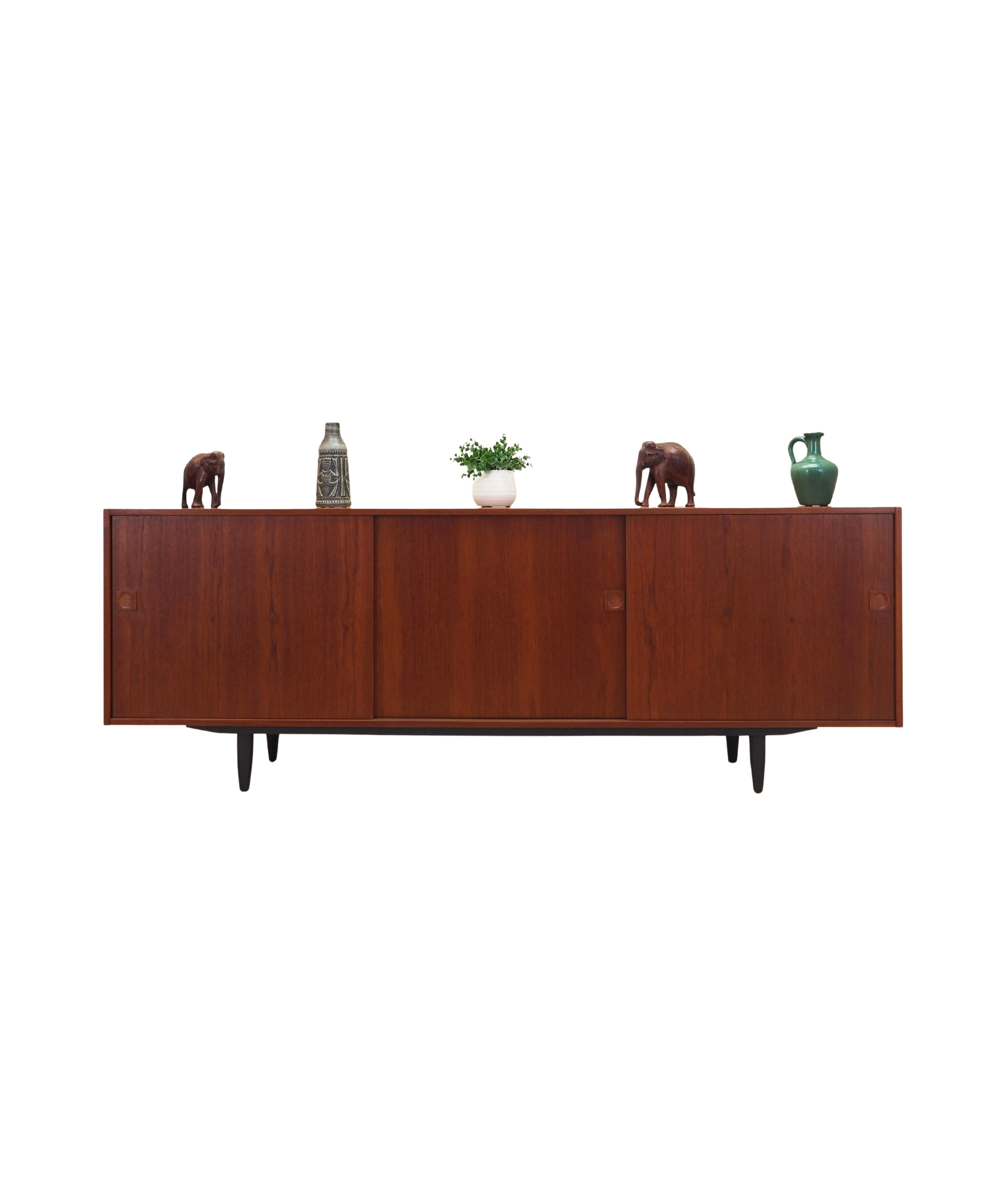 Teak_sideboard,_Danish_design,_1970s,_production:_Denmark