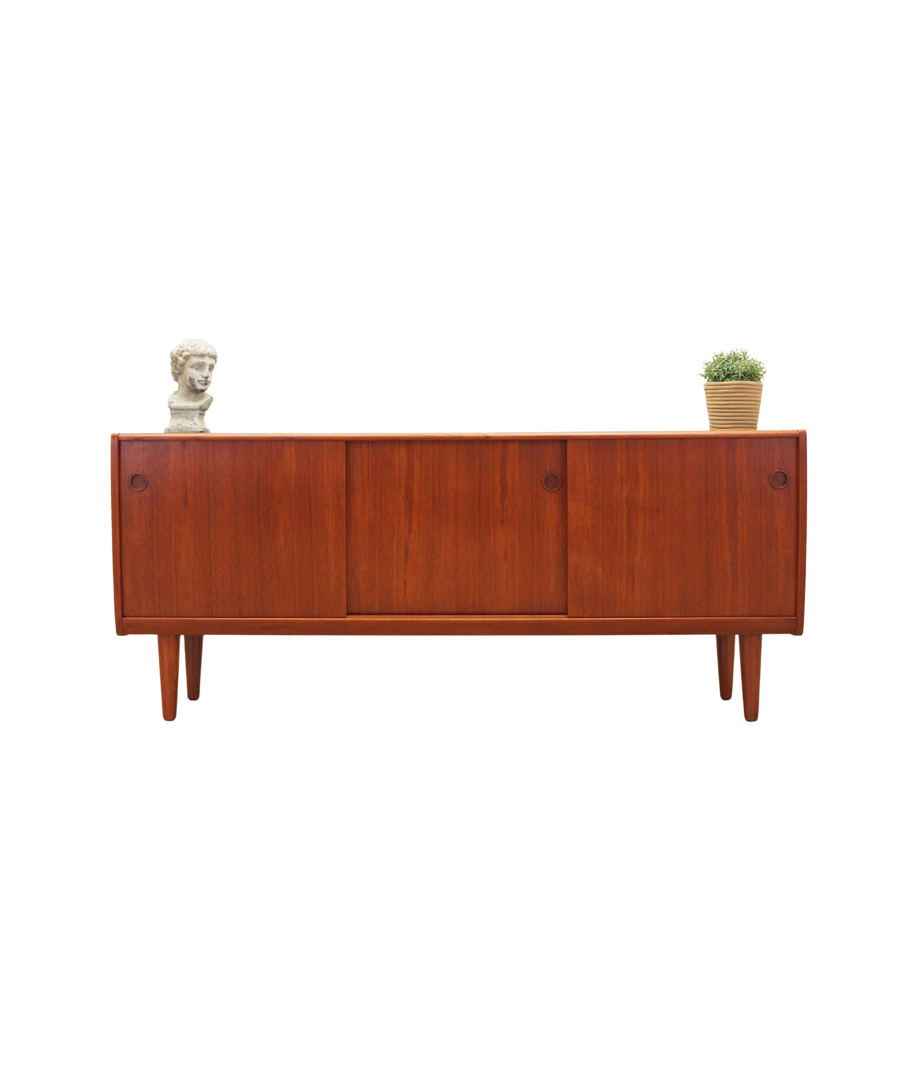 Teak_sideboard,_Danish_design,_1970s,_production:_Denmark
