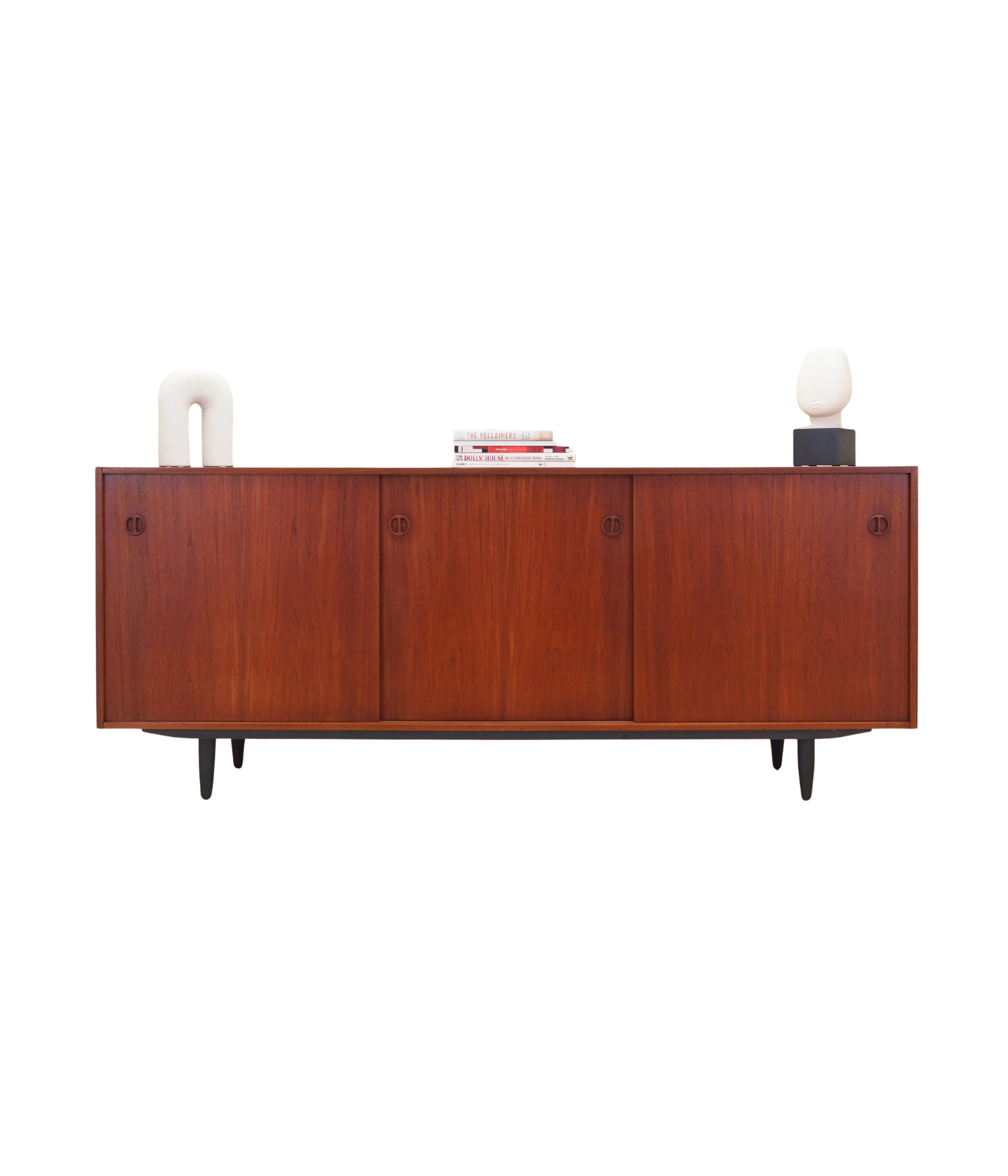 Teak_sideboard,_Danish_design,_1970s,_production:_Denmark