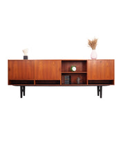 Teak_sideboard,_Danish_design,_1970s,_production:_Denmark