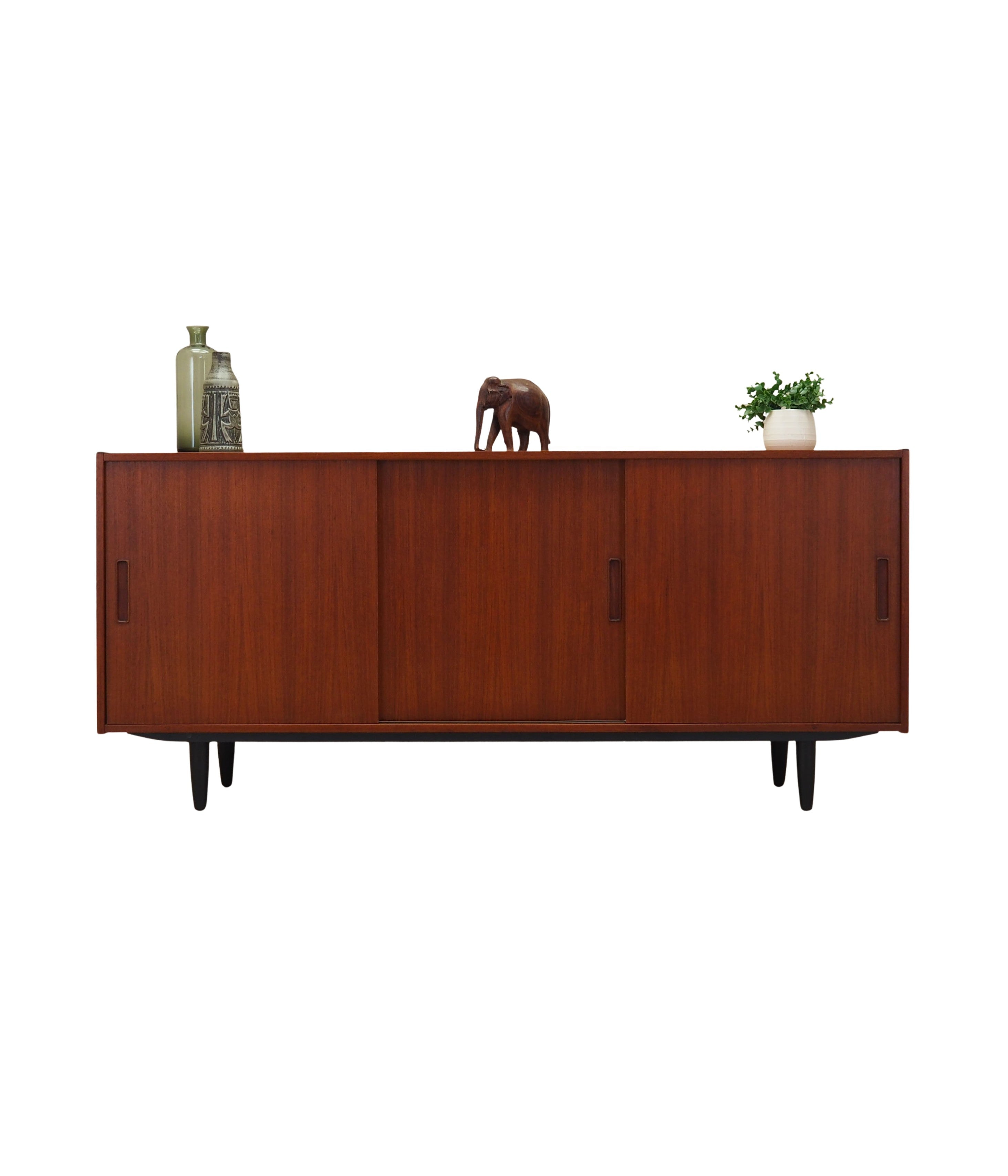 Teak_sideboard,_Danish_design,_1970s,_production:_Denmark