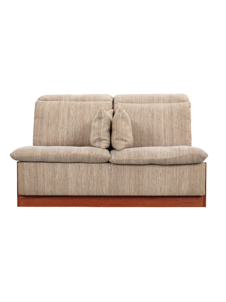 Teak_sofa,_Danish_design,_1970s,_production:_Denmark