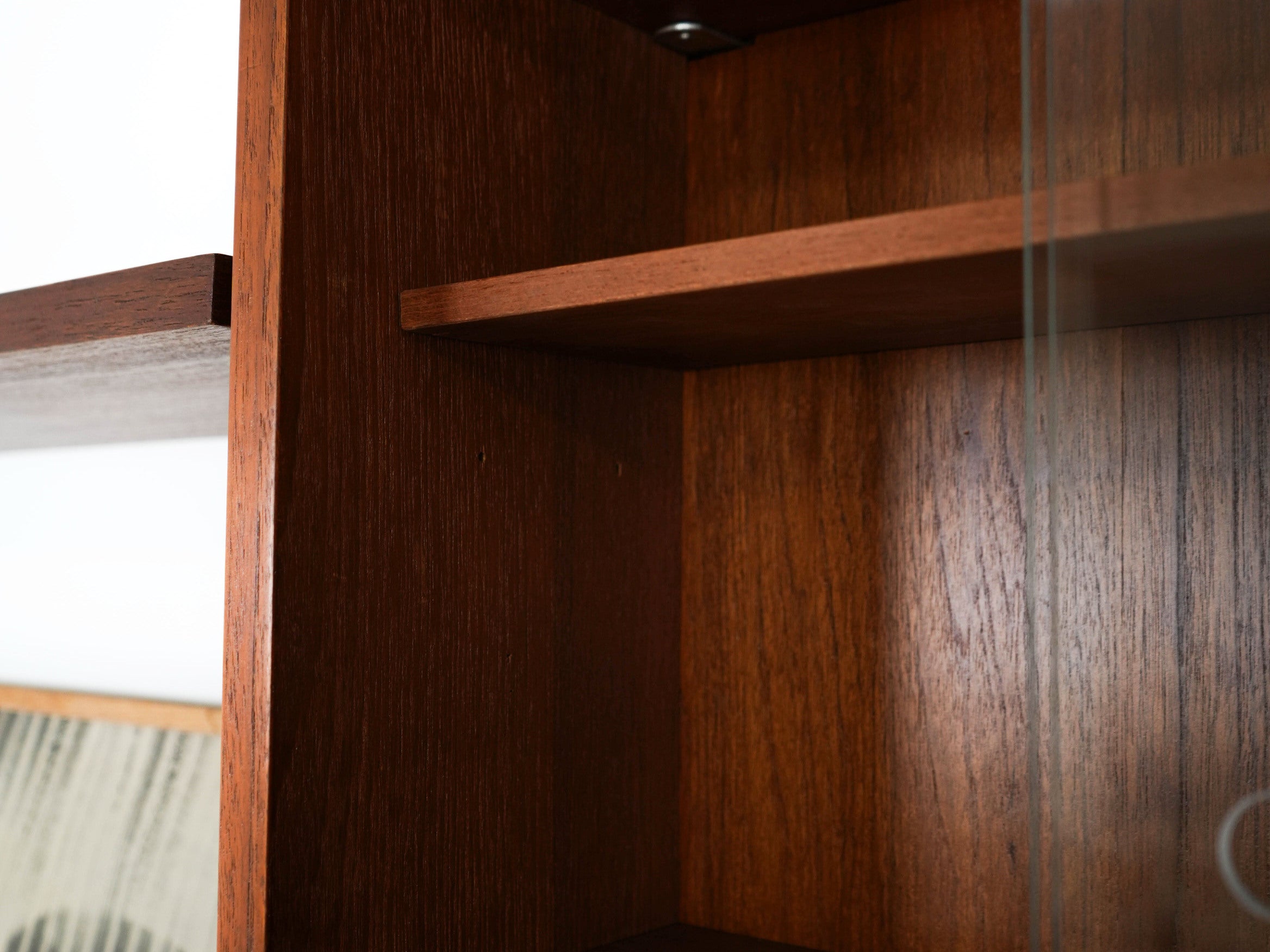 Teak_Wall_Unit,_Randers_Møbelfabrik_PS_System,_Teak_Veneer,_1960s,_Denmark