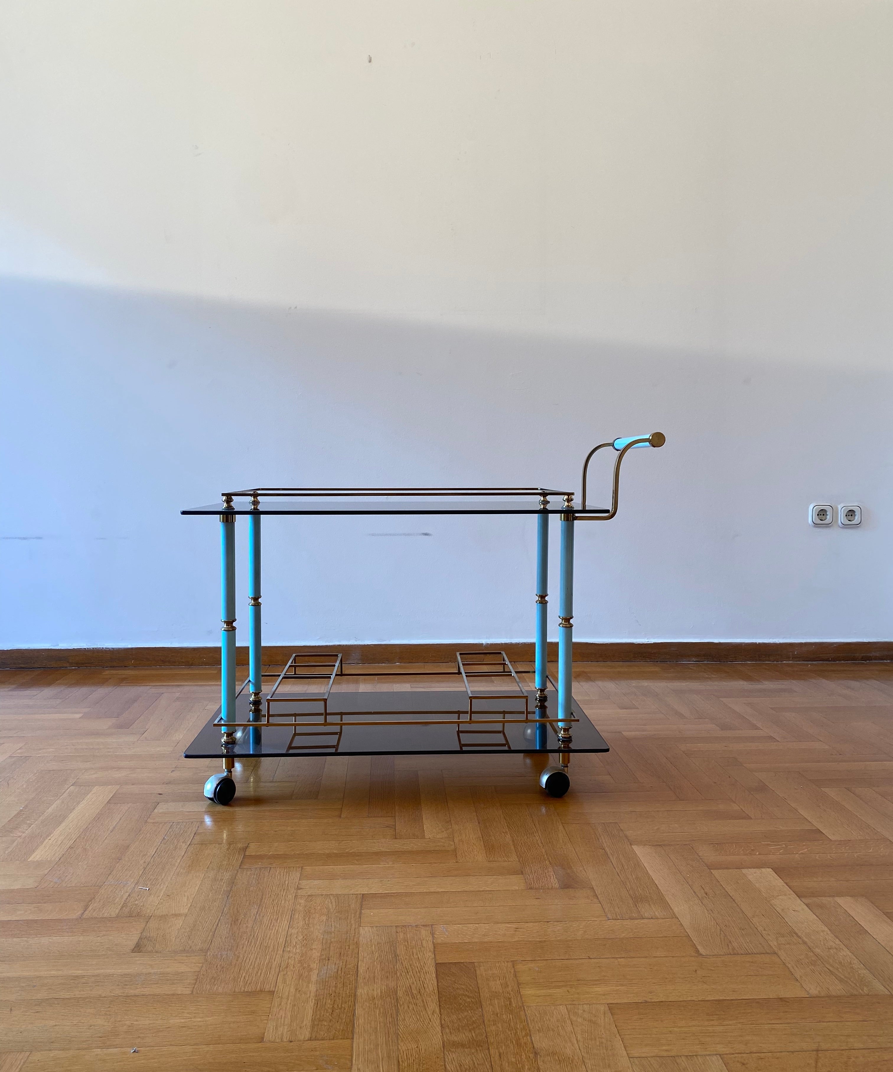 Mid-Century_Brass_Drinks_Trolley_with_Glass_Shelves,_1960s