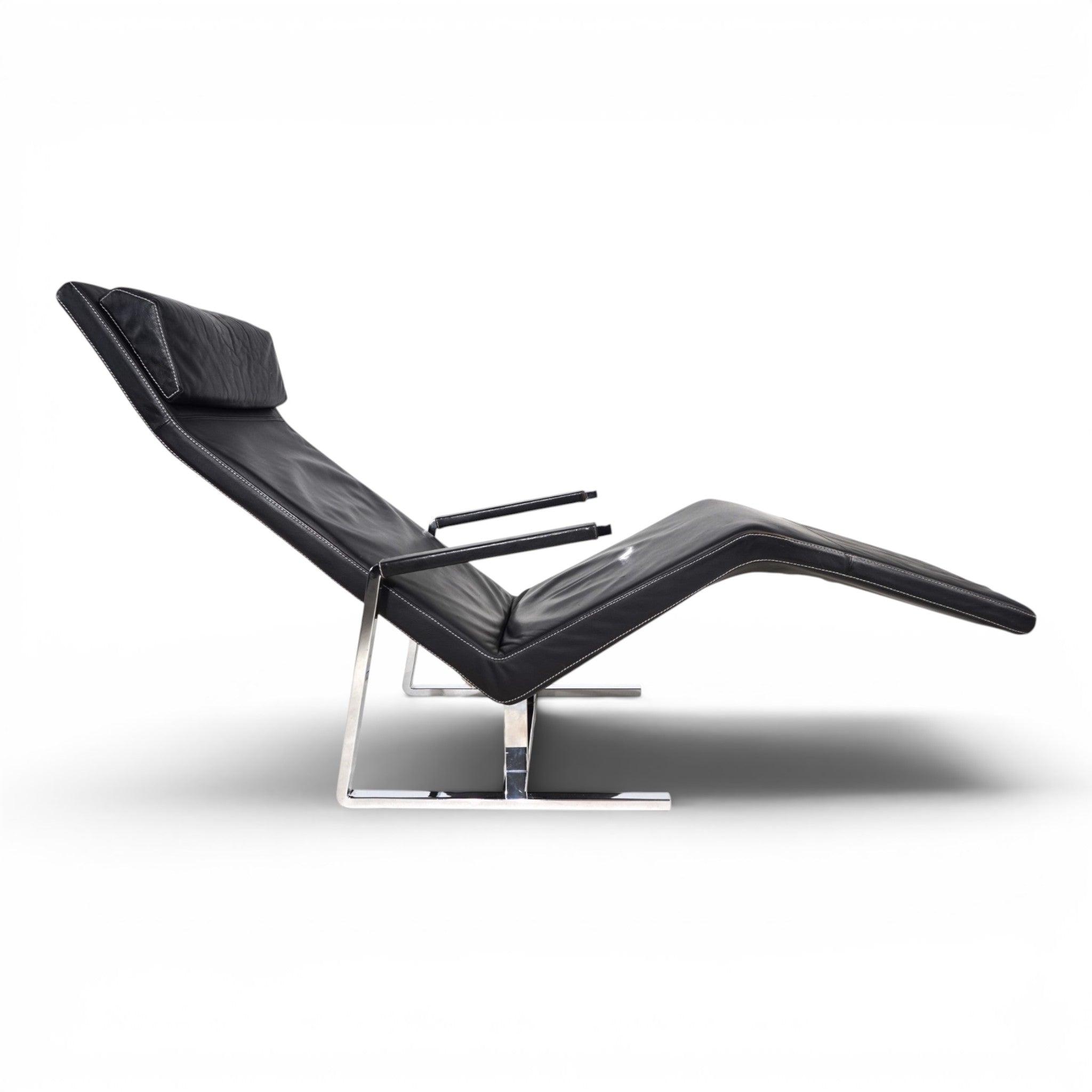 MaRe_Lounge_Chair_by_Christophe_Marchand_for_Team_by_Wellis,_Black_Leather_Reclining_Chaise_Lounge,_Red_Dot_Design_Award