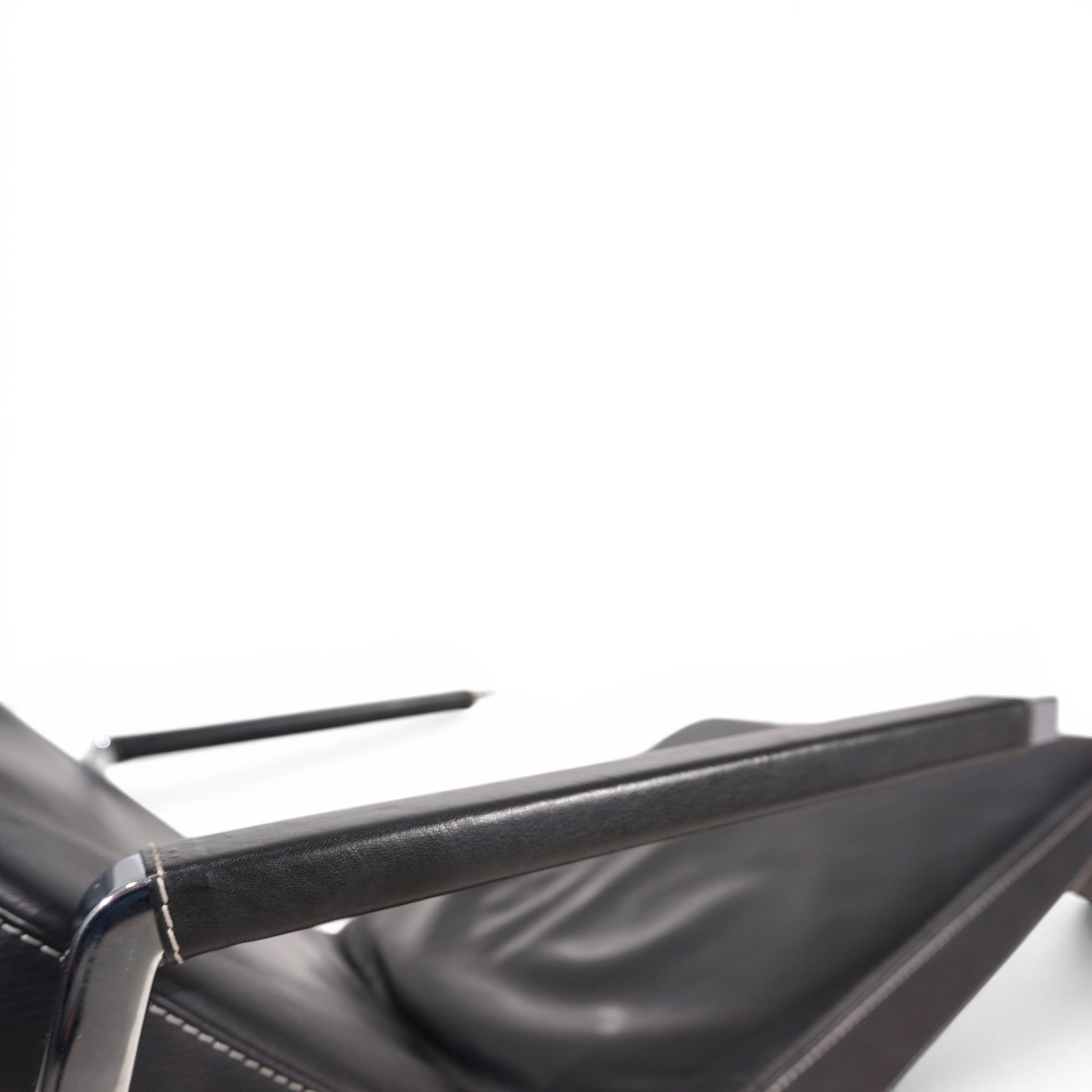 MaRe_Lounge_Chair_by_Christophe_Marchand_for_Team_by_Wellis,_Black_Leather_Reclining_Chaise_Lounge,_Red_Dot_Design_Award