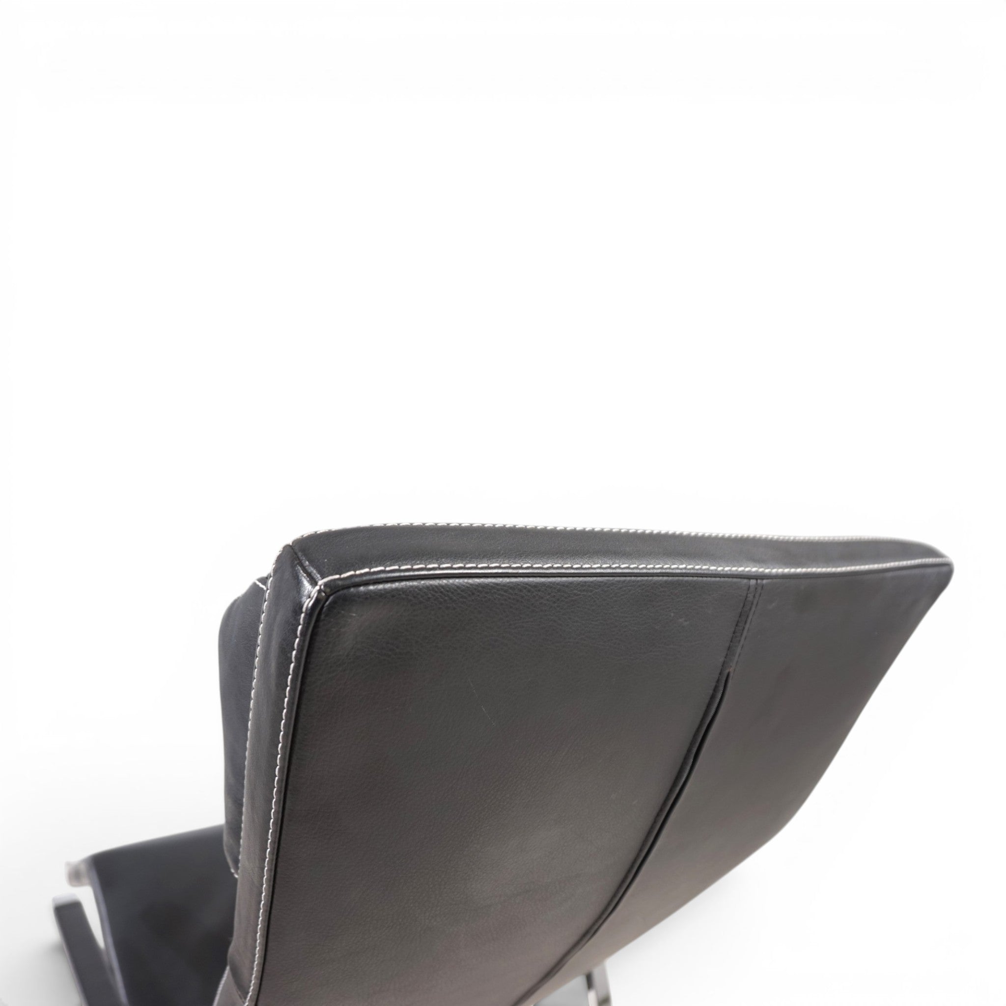 MaRe_Lounge_Chair_by_Christophe_Marchand_for_Team_by_Wellis,_Black_Leather_Reclining_Chaise_Lounge,_Red_Dot_Design_Award