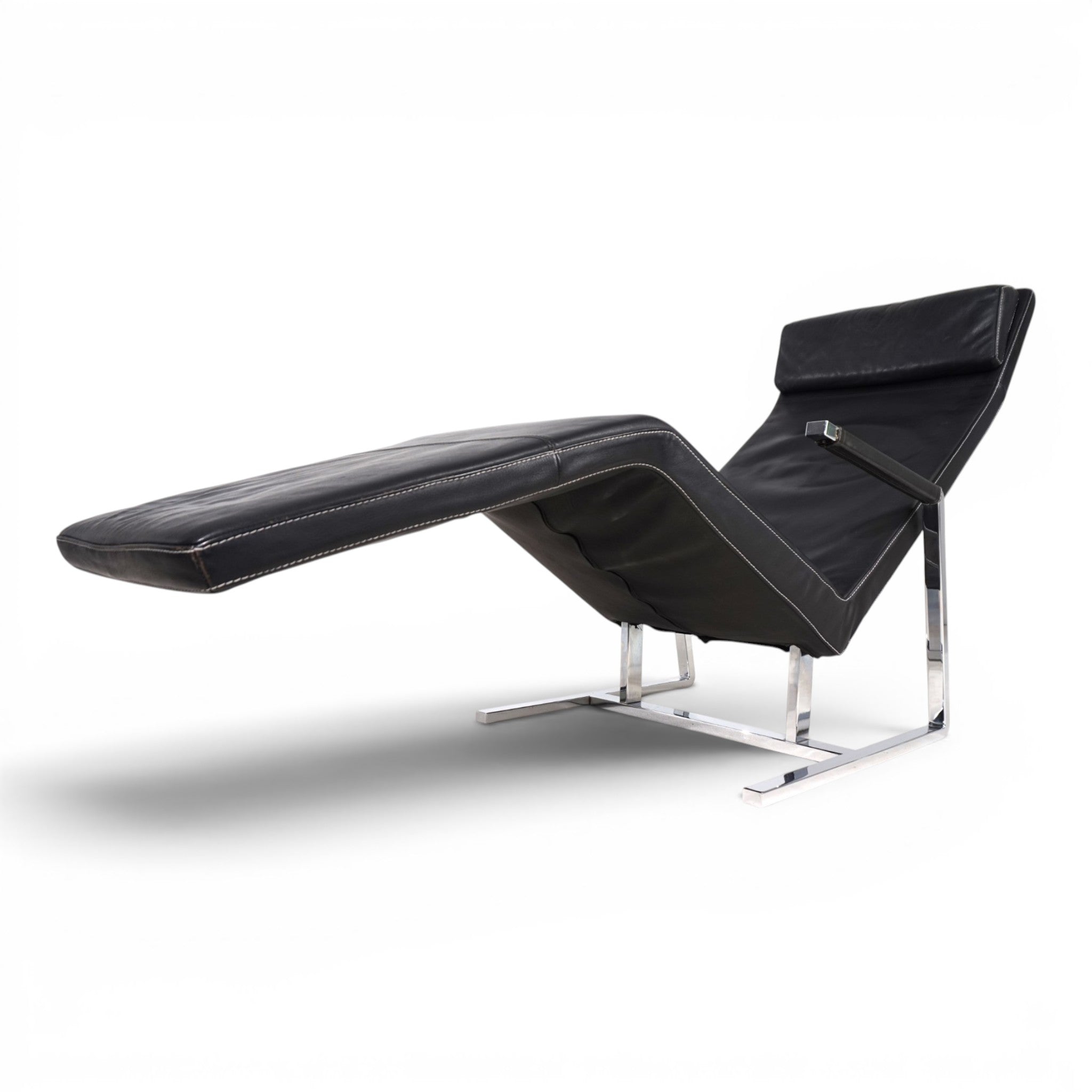 MaRe_Lounge_Chair_by_Christophe_Marchand_for_Team_by_Wellis,_Black_Leather_Reclining_Chaise_Lounge,_Red_Dot_Design_Award