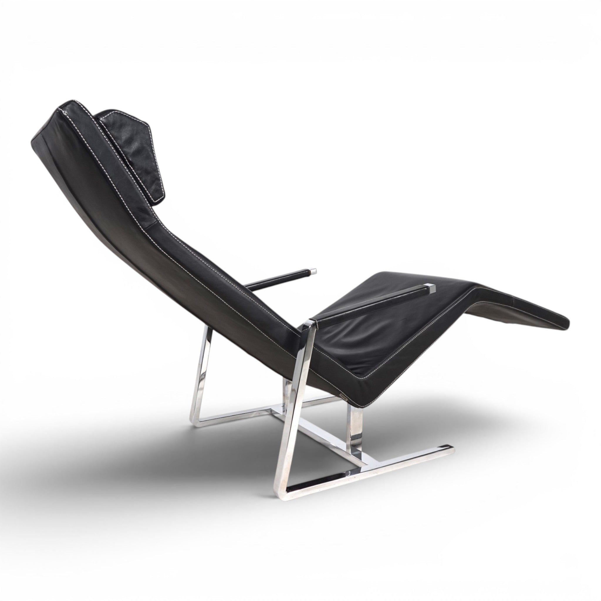 MaRe_Lounge_Chair_by_Christophe_Marchand_for_Team_by_Wellis,_Black_Leather_Reclining_Chaise_Lounge,_Red_Dot_Design_Award