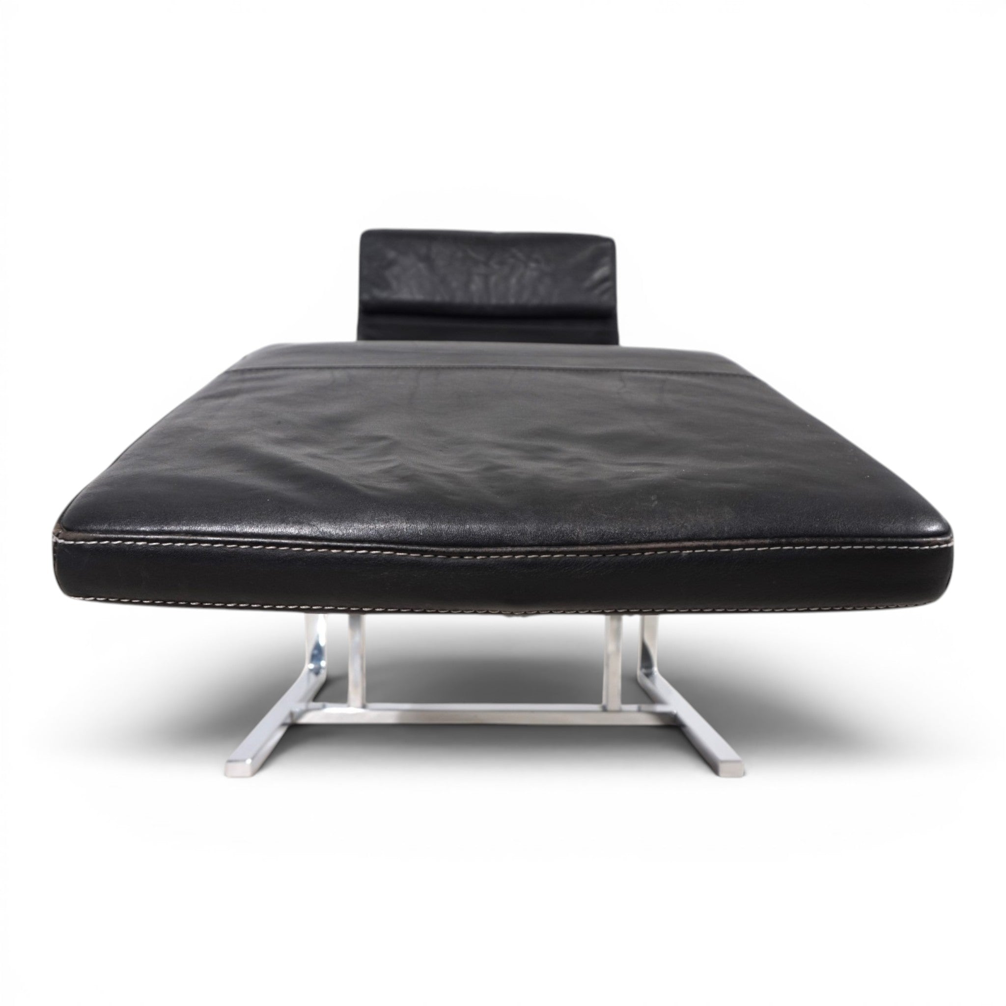 MaRe_Lounge_Chair_by_Christophe_Marchand_for_Team_by_Wellis,_Black_Leather_Reclining_Chaise_Lounge,_Red_Dot_Design_Award