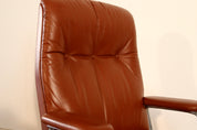 P126_Executive_Office_Chair_by_Osvaldo_Borsani_for_Tecno_in_Black_Leather,_Italy_1966