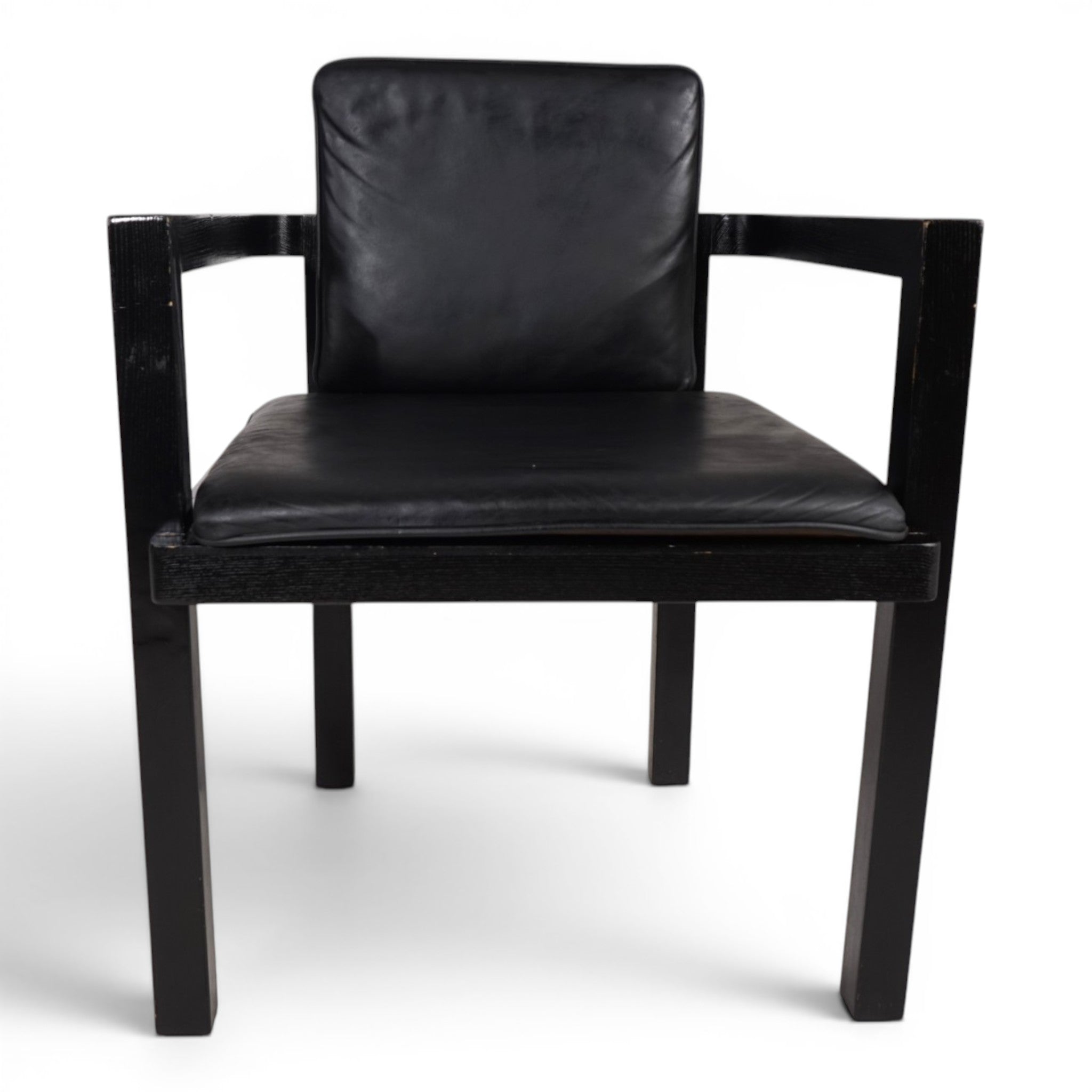 Walter_Gropius_D51_Fagus_Armchair_for_Tecta_in_Black_Leather,_Bauhaus_Design