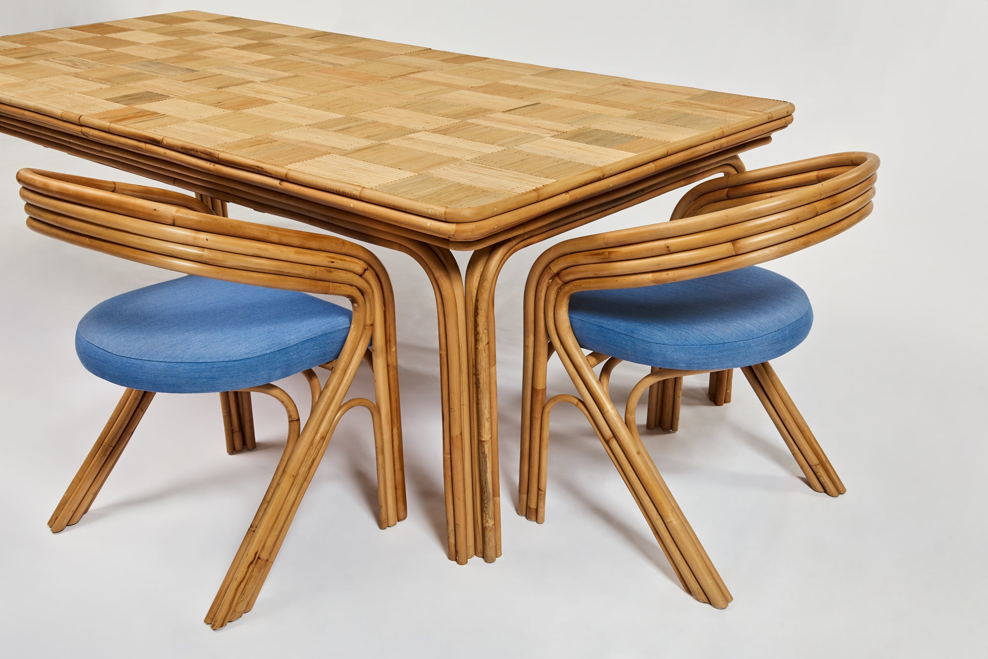 The_Ombak_Table