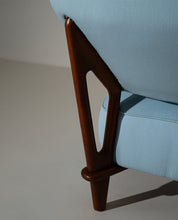 Theo_Ruth_Model_109_Lounge_Chair_for_Artifort,_Dutch_Mid-Century_Modern_Design,_1950s