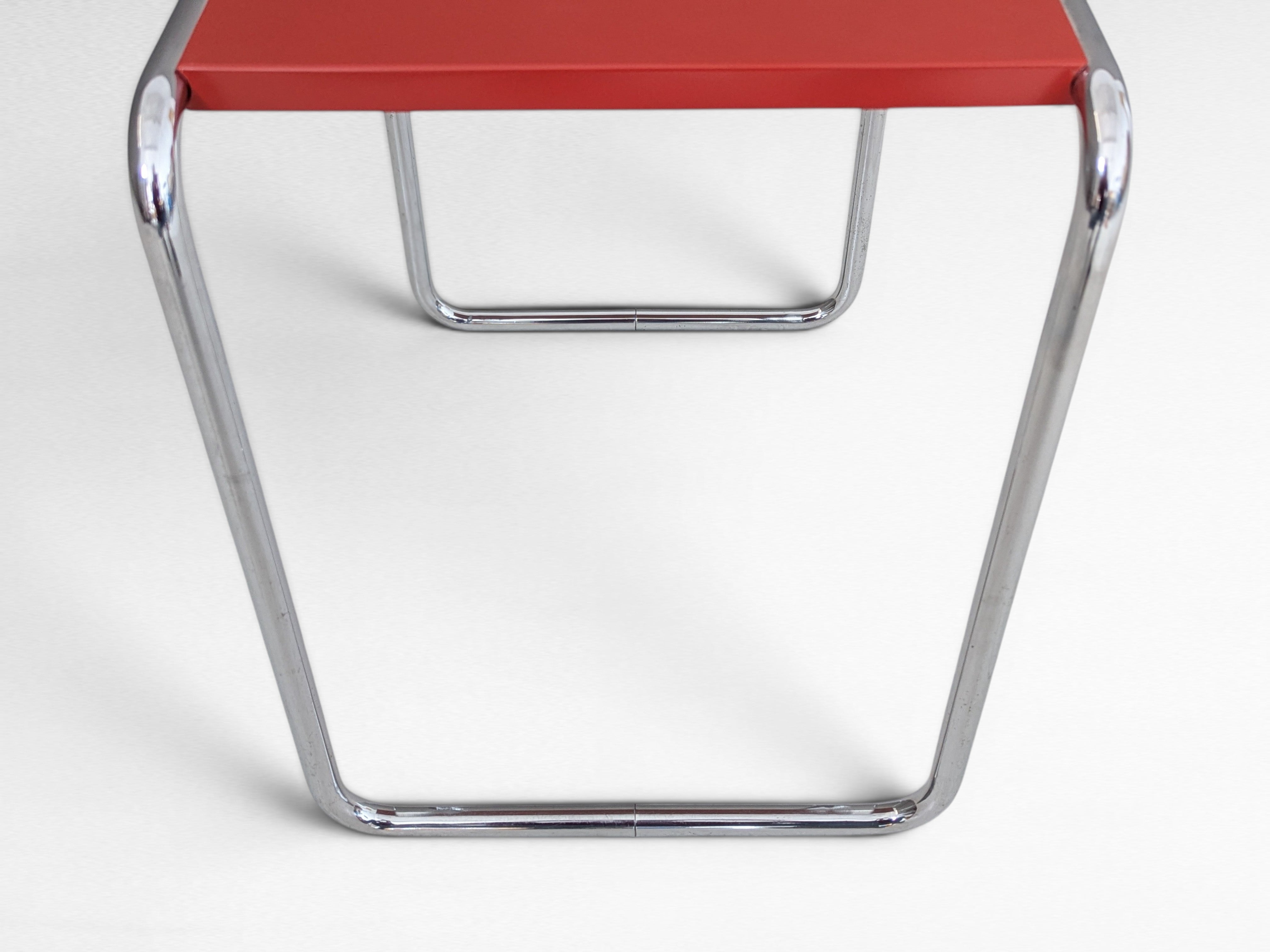 B9_Tubular_Steel_Side_Table_by_Marcel_Breuer_for_Thonet_with_Crimson_Red_Top,_1930s