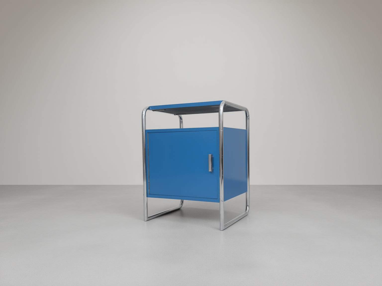 Jindřich_Fenyves_B_107_Bauhaus_Nightstand_for_Thonet_in_Blue_Lacquer_and_Chrome,_1930s