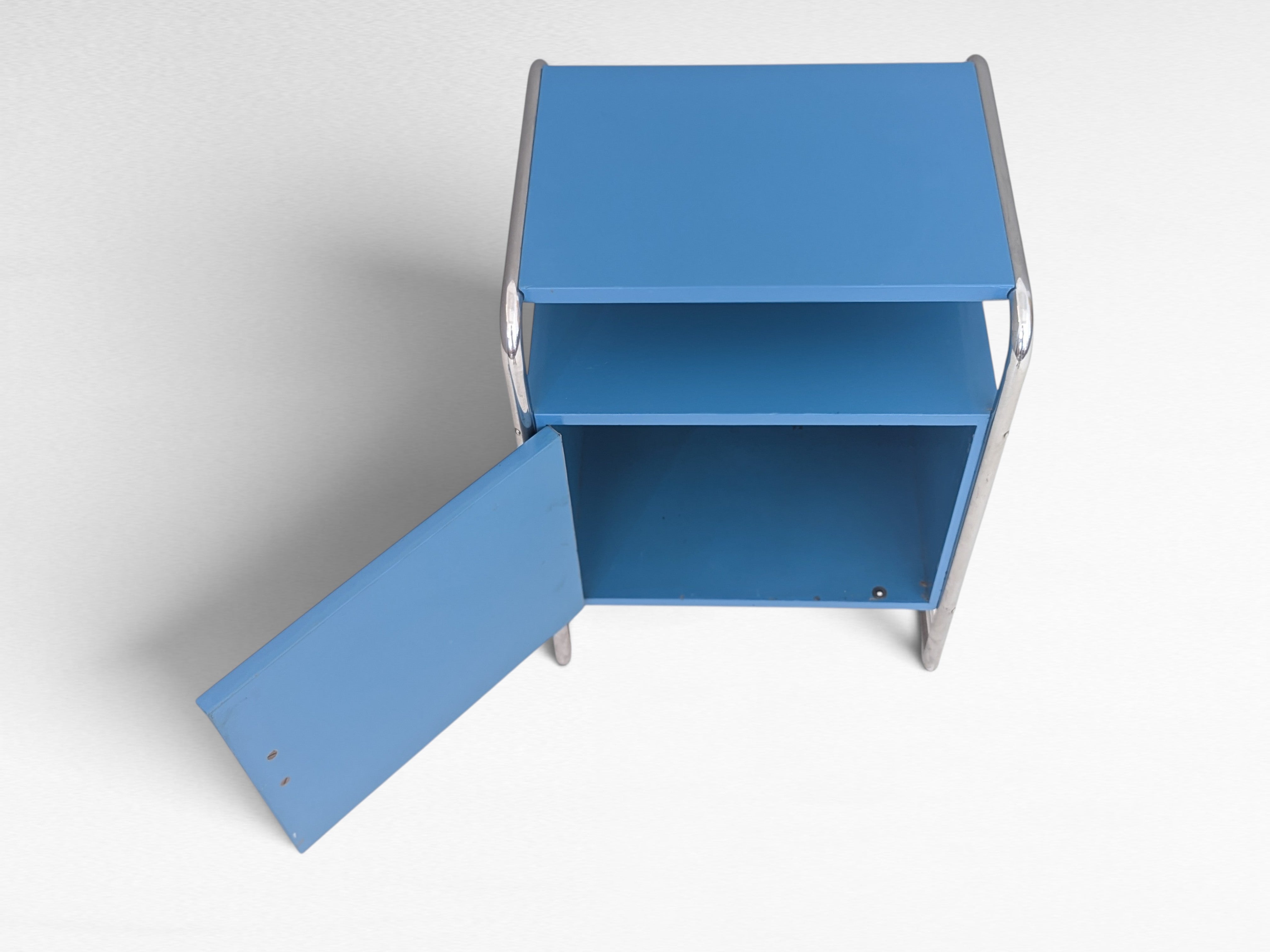 Jindřich_Fenyves_B_107_Bauhaus_Nightstand_for_Thonet_in_Blue_Lacquer_and_Chrome,_1930s