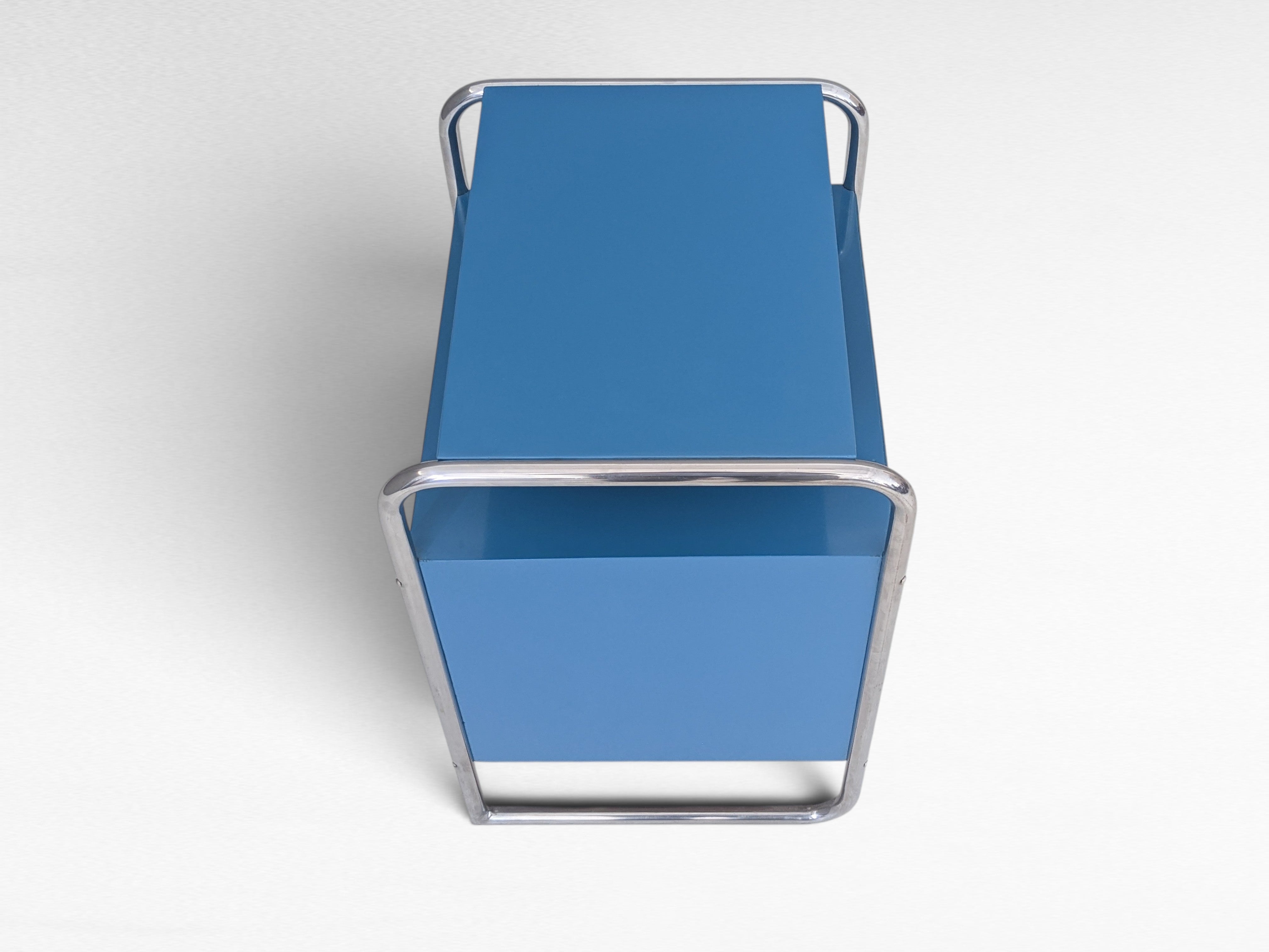Jindřich_Fenyves_B_107_Bauhaus_Nightstand_for_Thonet_in_Blue_Lacquer_and_Chrome,_1930s