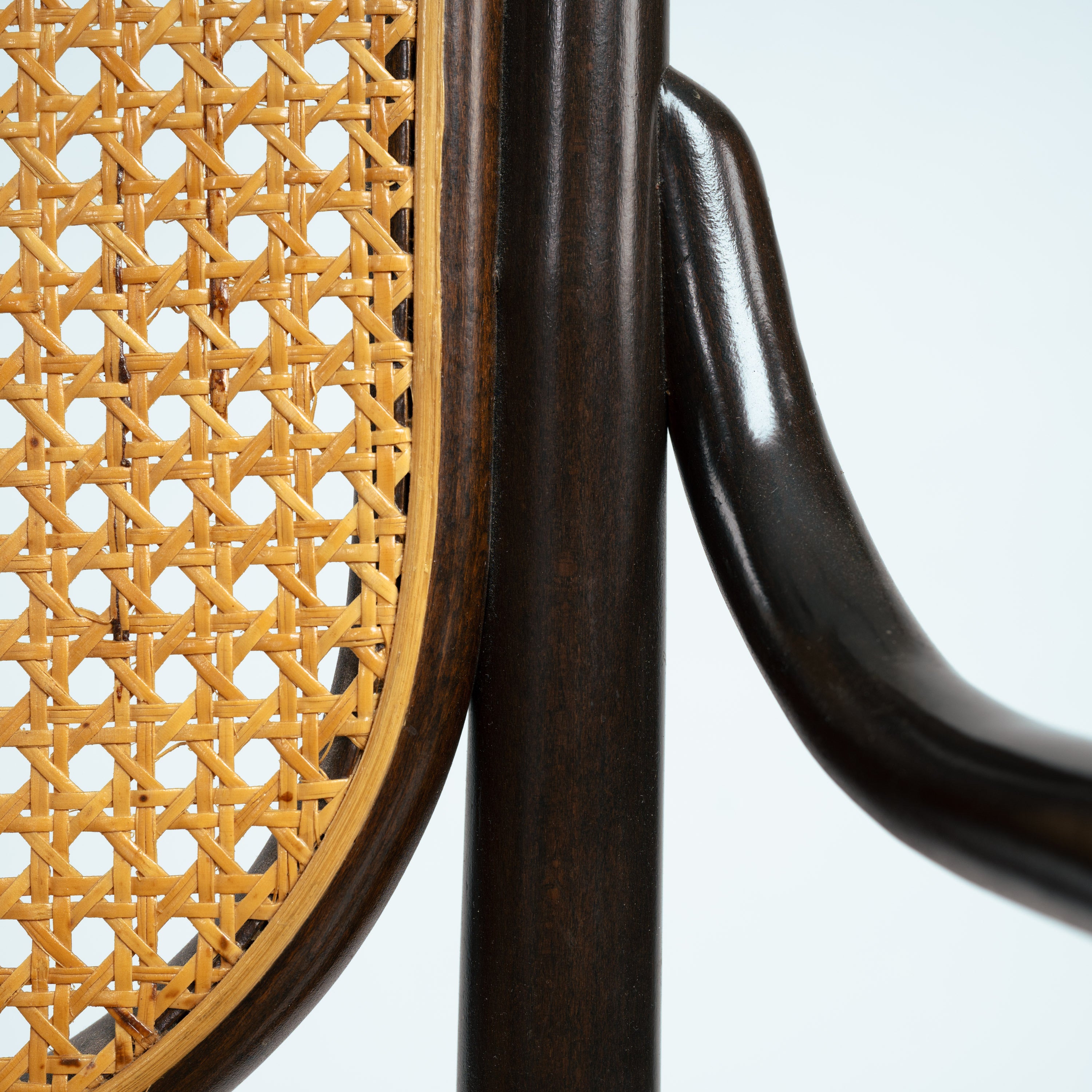 Thonet_bench_vienna_straw_Long_John_sofa,_Austria_1970s