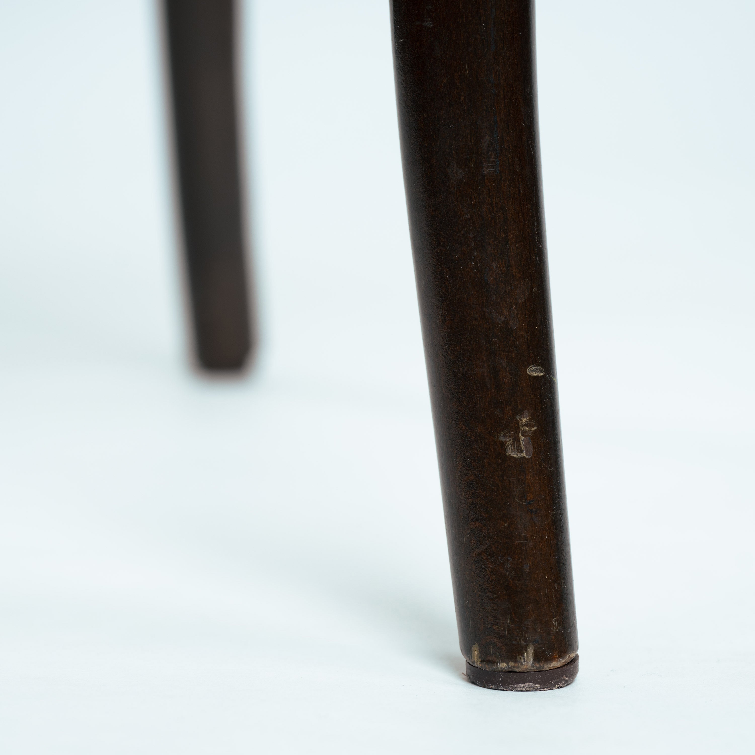 Thonet_bench_vienna_straw_Long_John_sofa,_Austria_1970s