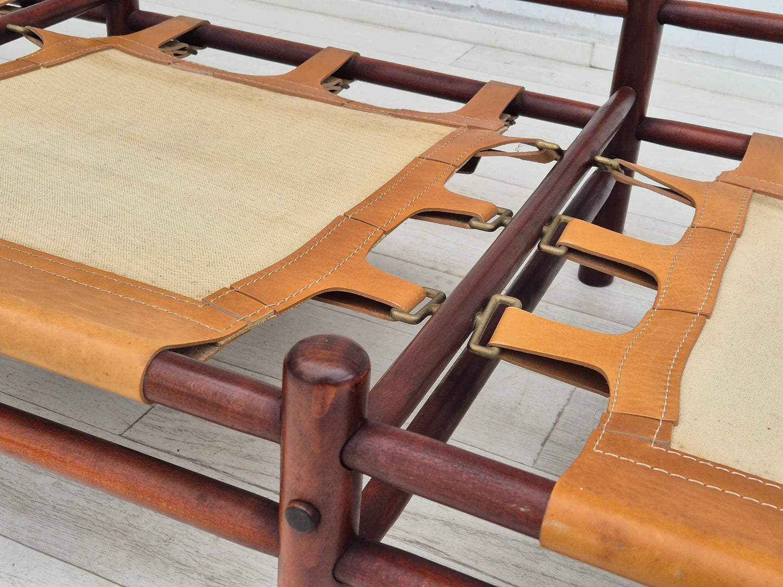 Kontiki_Sofa_by_Arne_Norell,_1960s,_Sweden