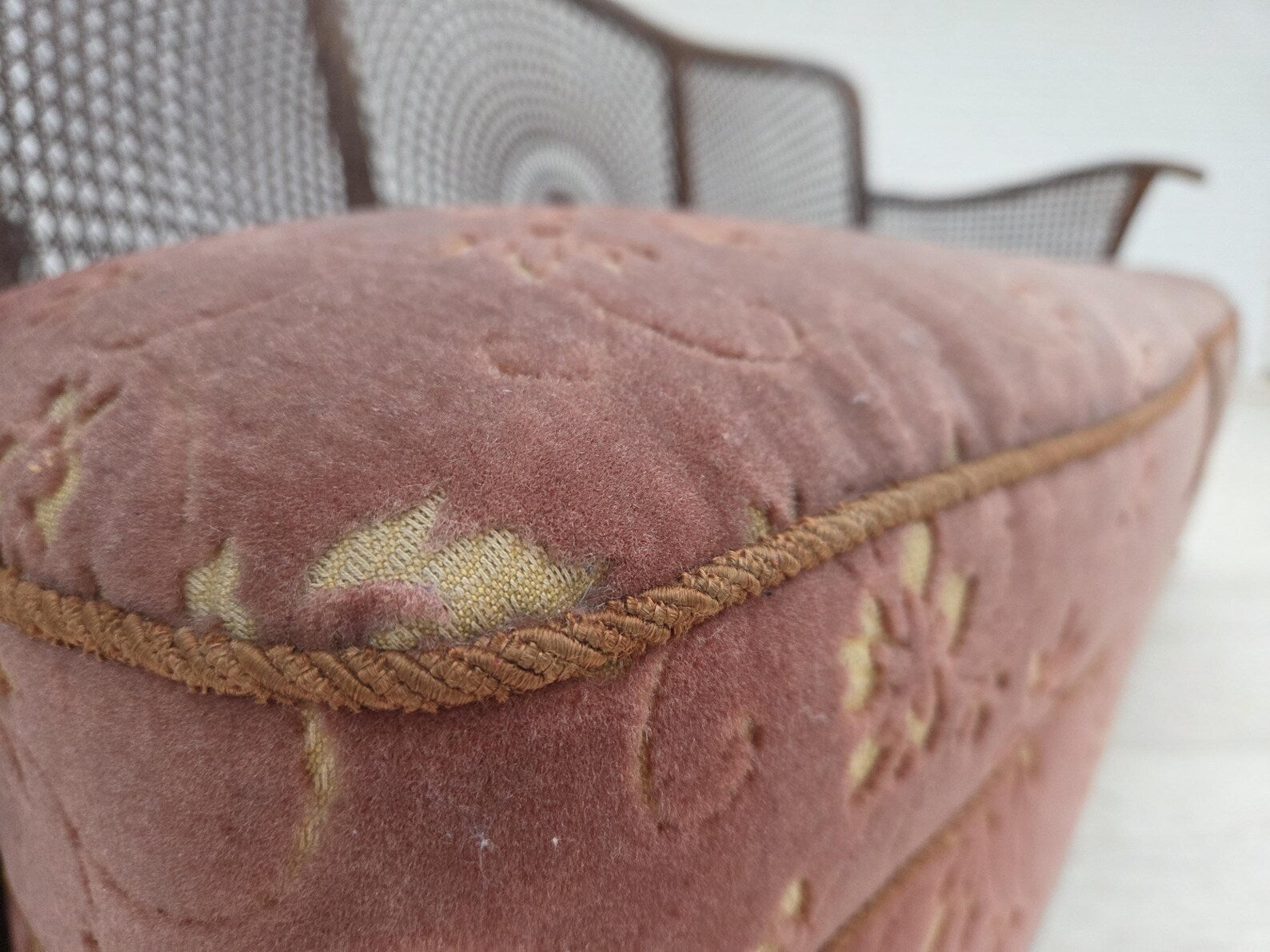 Danish_Modern_Three-Seater_Sofa_in_Salmon_Pink_Velour,_1950s,_Denmark