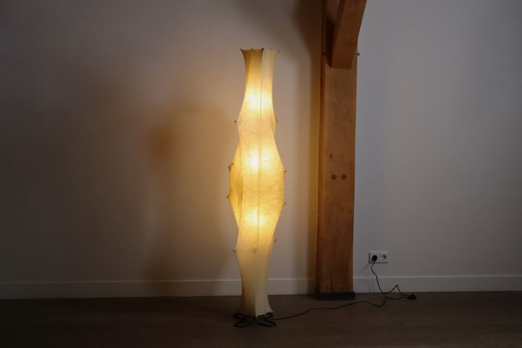 Tobia_Scarpa_Fantasma_Floor_Lamp_for_Flos,_Italy_1960s