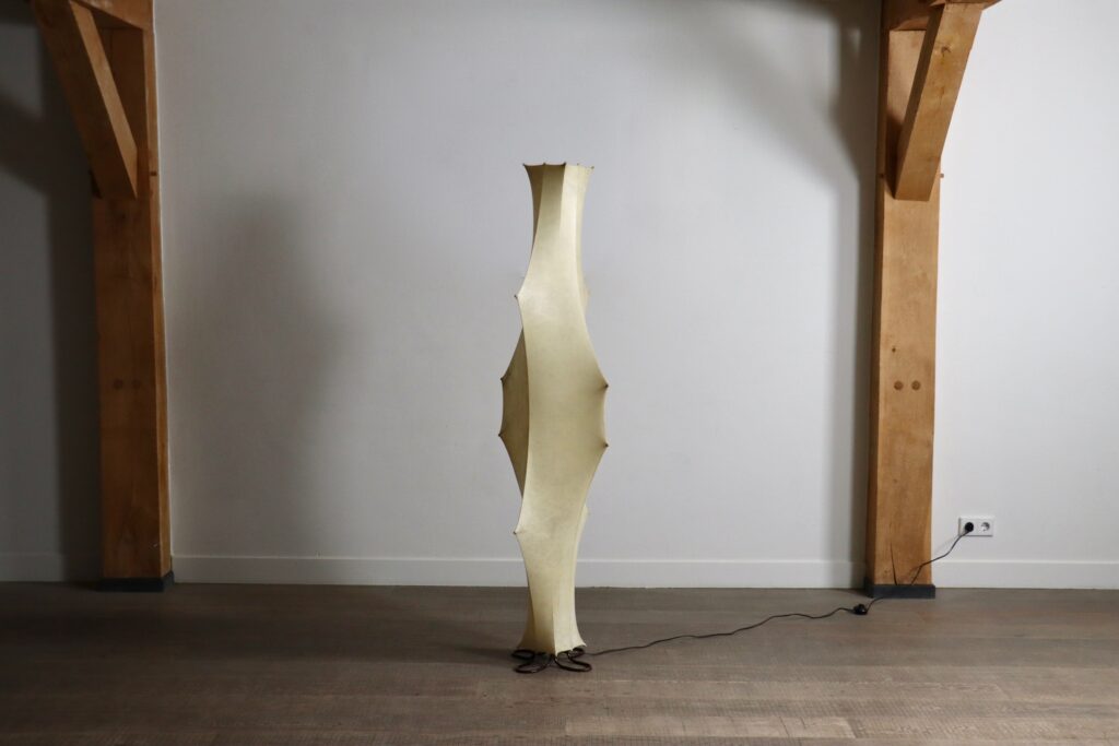 Tobia_Scarpa_Fantasma_Floor_Lamp_for_Flos,_Italy_1960s