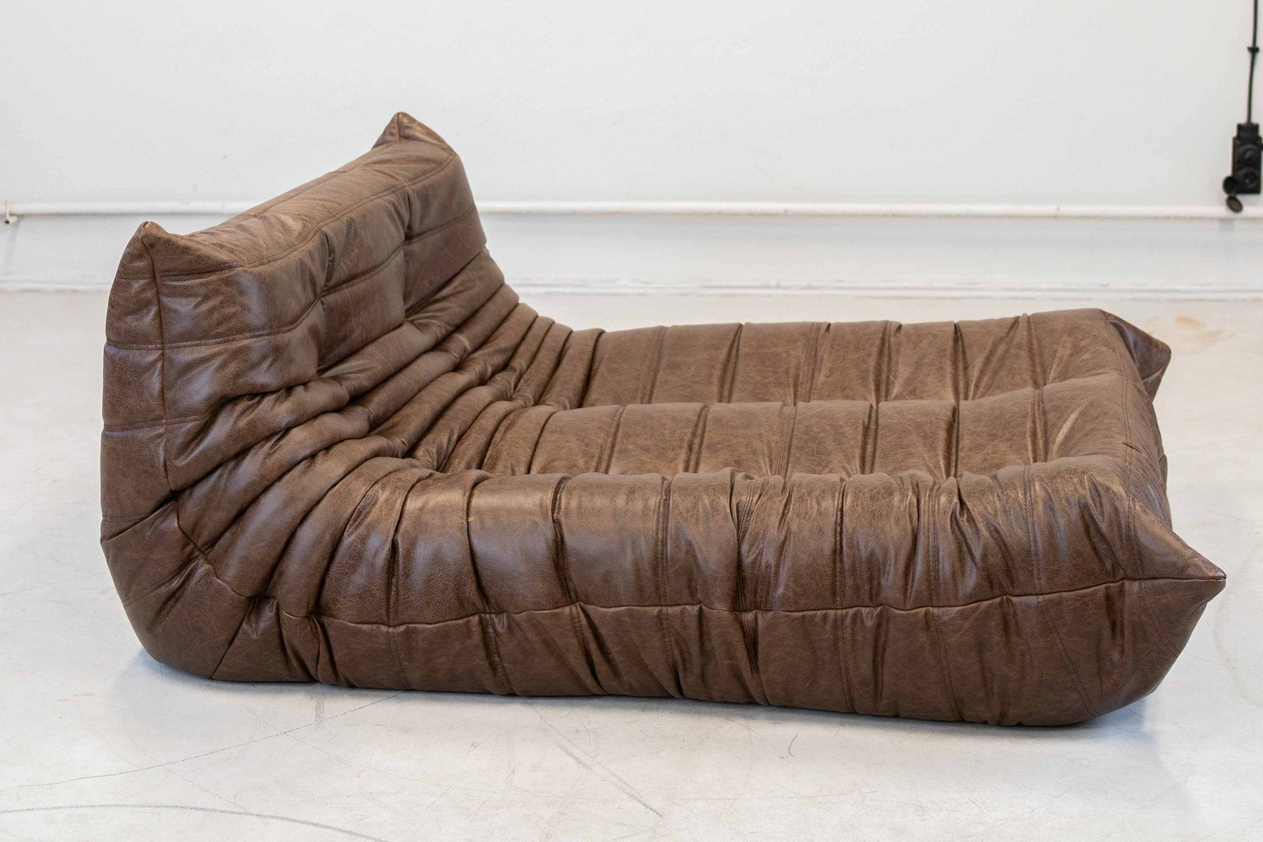 Togo_Chaise_Lounge_in_Brown_Leather_by_Michel_Ducaroy_for_Ligne_Roset,_France,_1975