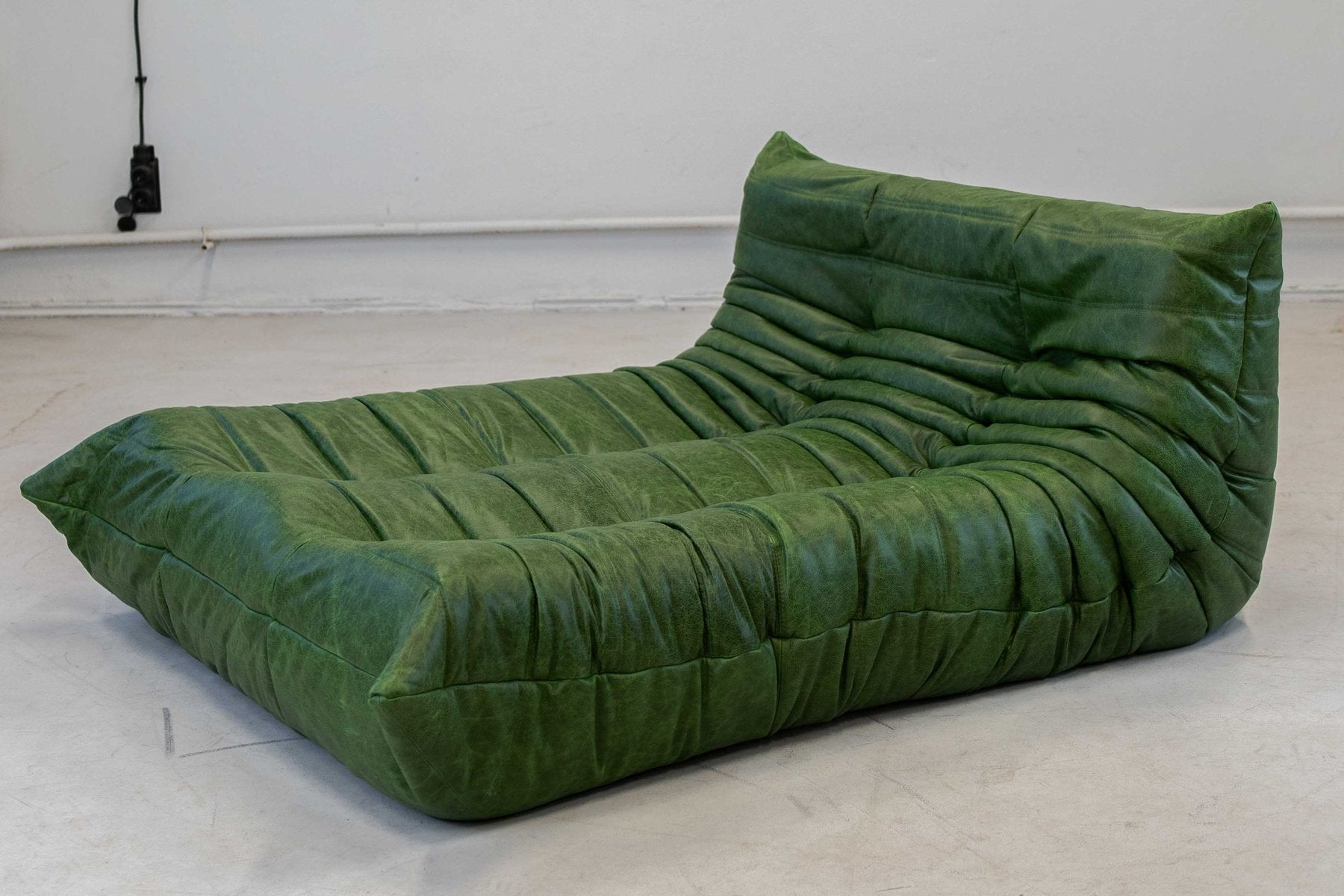 Togo_Chaise_Lounge_in_Green_Leather_by_Michel_Ducaroy_for_Ligne_Roset,_France,_1974