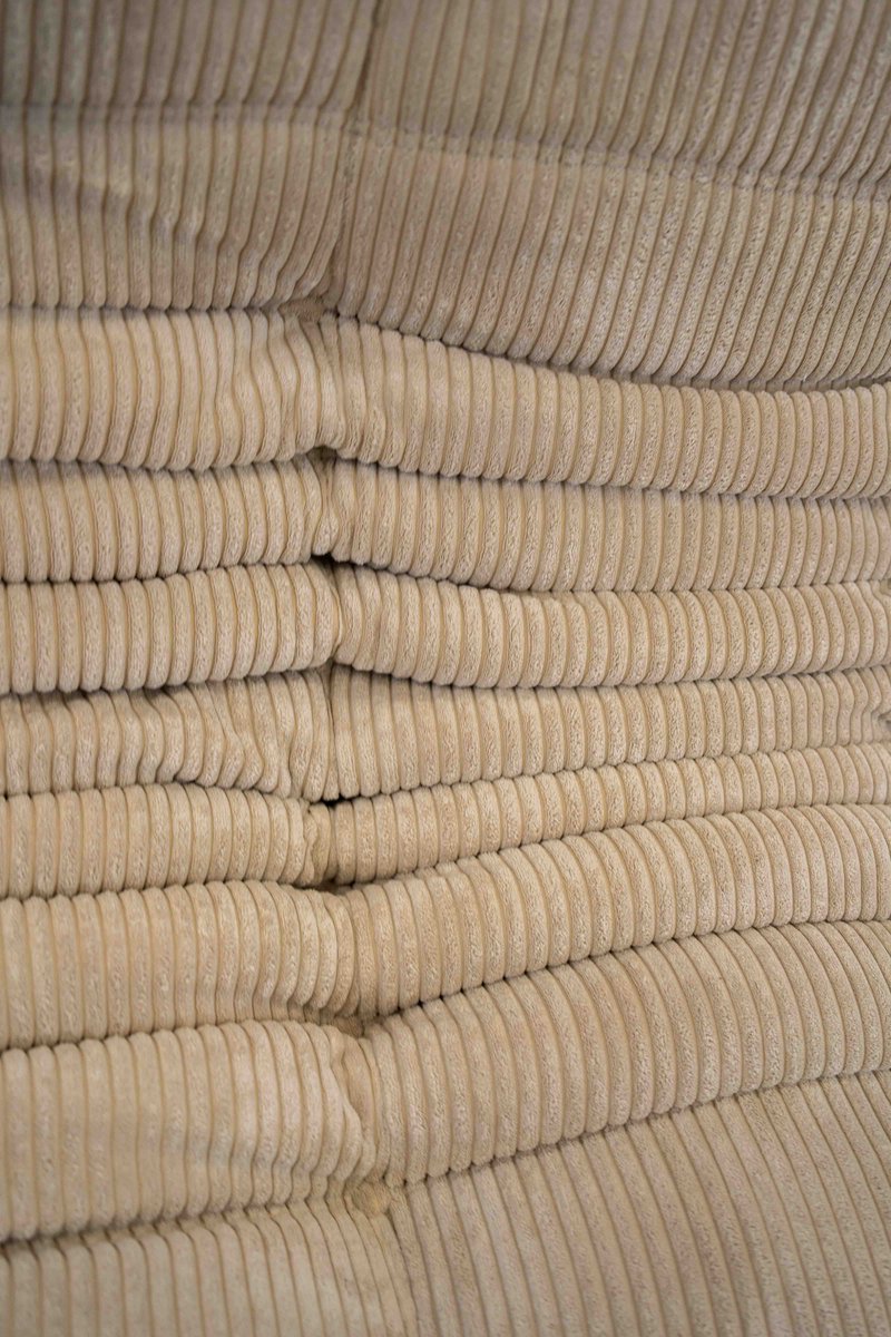 Togo_Chaise_Lounge_in_White_Curduroy_Fabric_by_Michel_Ducaroy_for_Ligne_Roset,_France,_1976