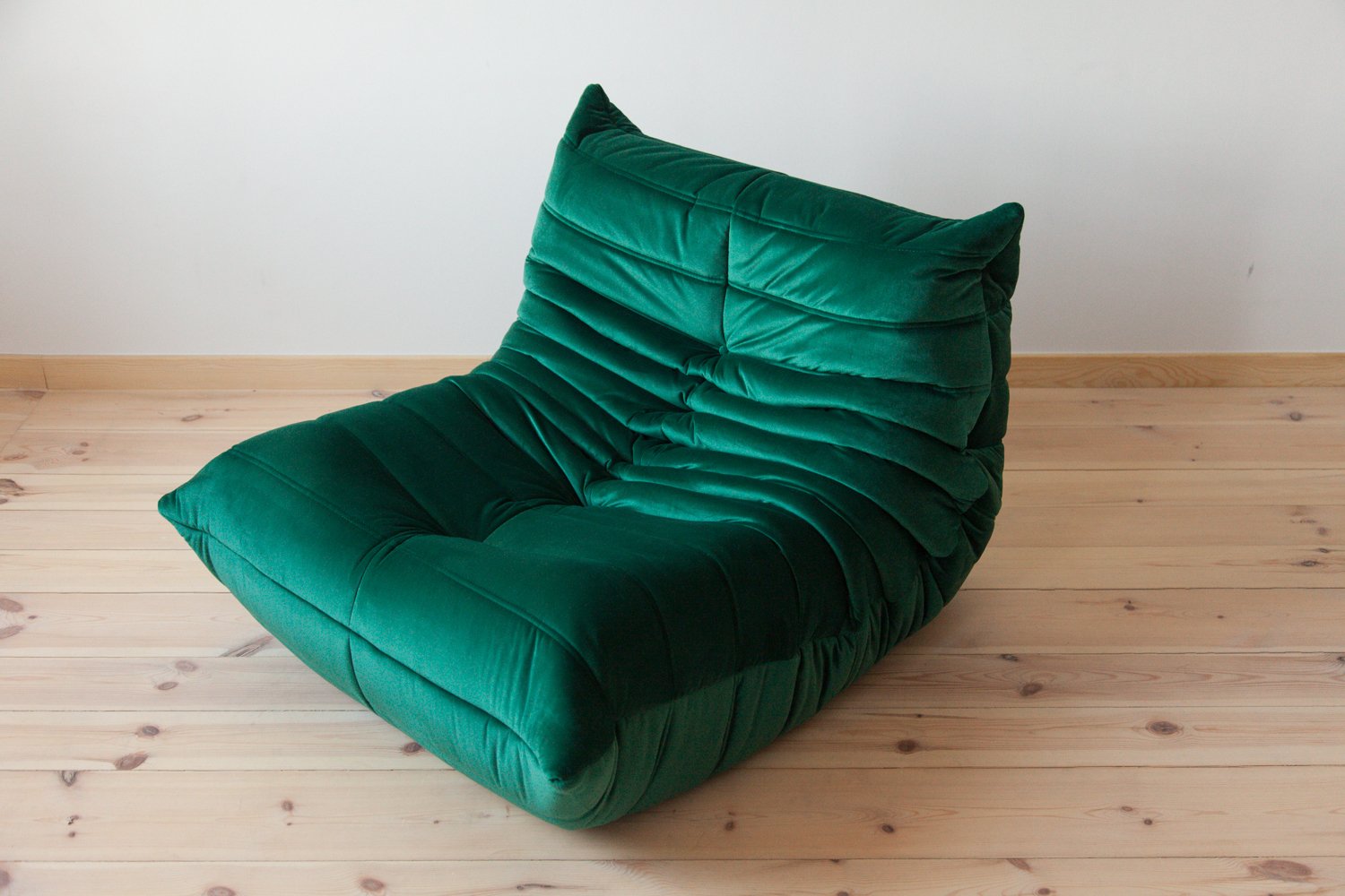 Togo_Lounge_Chair_by_Michel_Ducaroy_for_Ligne_Roset,_Bottle_Green_Velvet,_France,_1970s