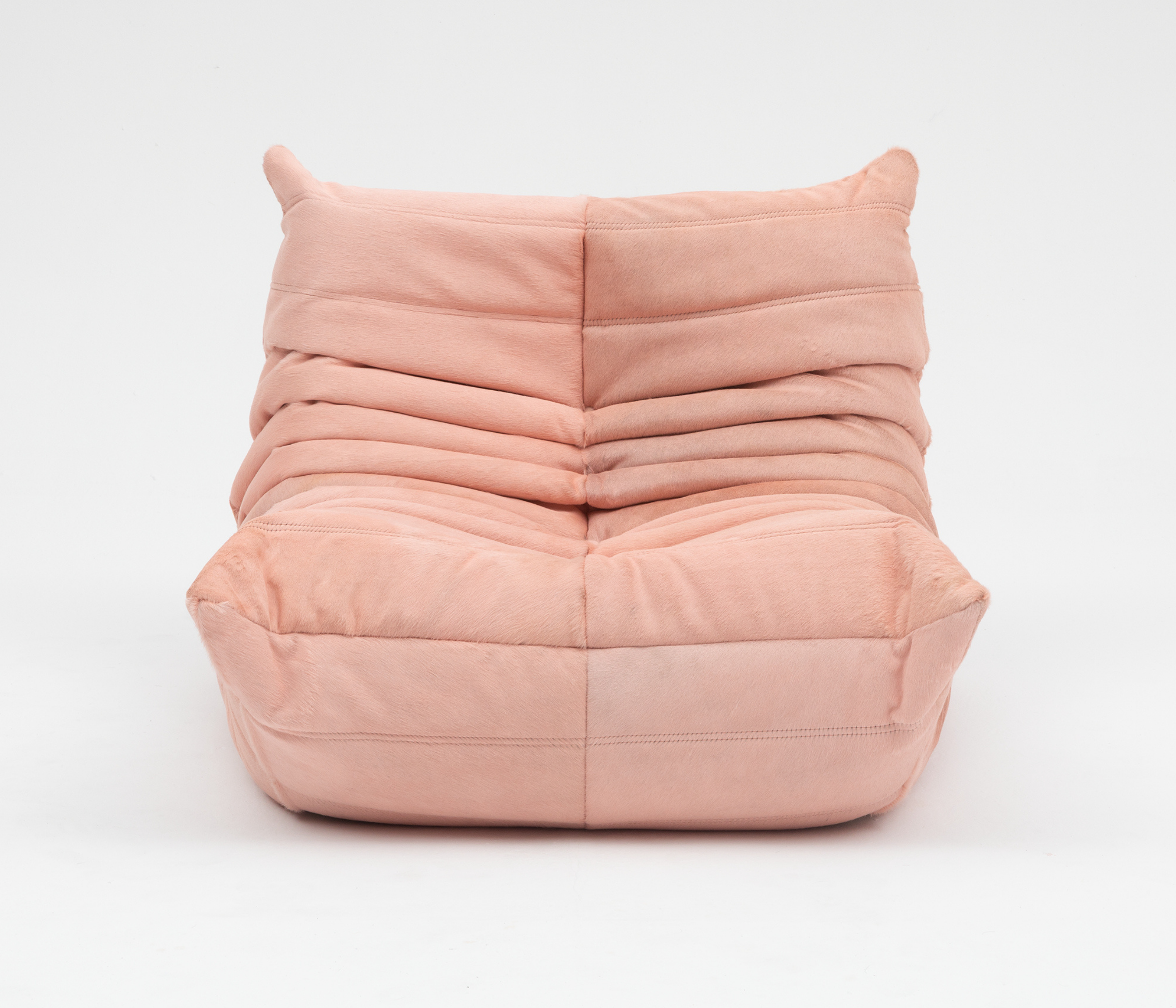 Togo_Lounge_Chair_by_Michel_Ducaroy_for_Ligne_Roset,_Pink_Fabric,_France,_1970s