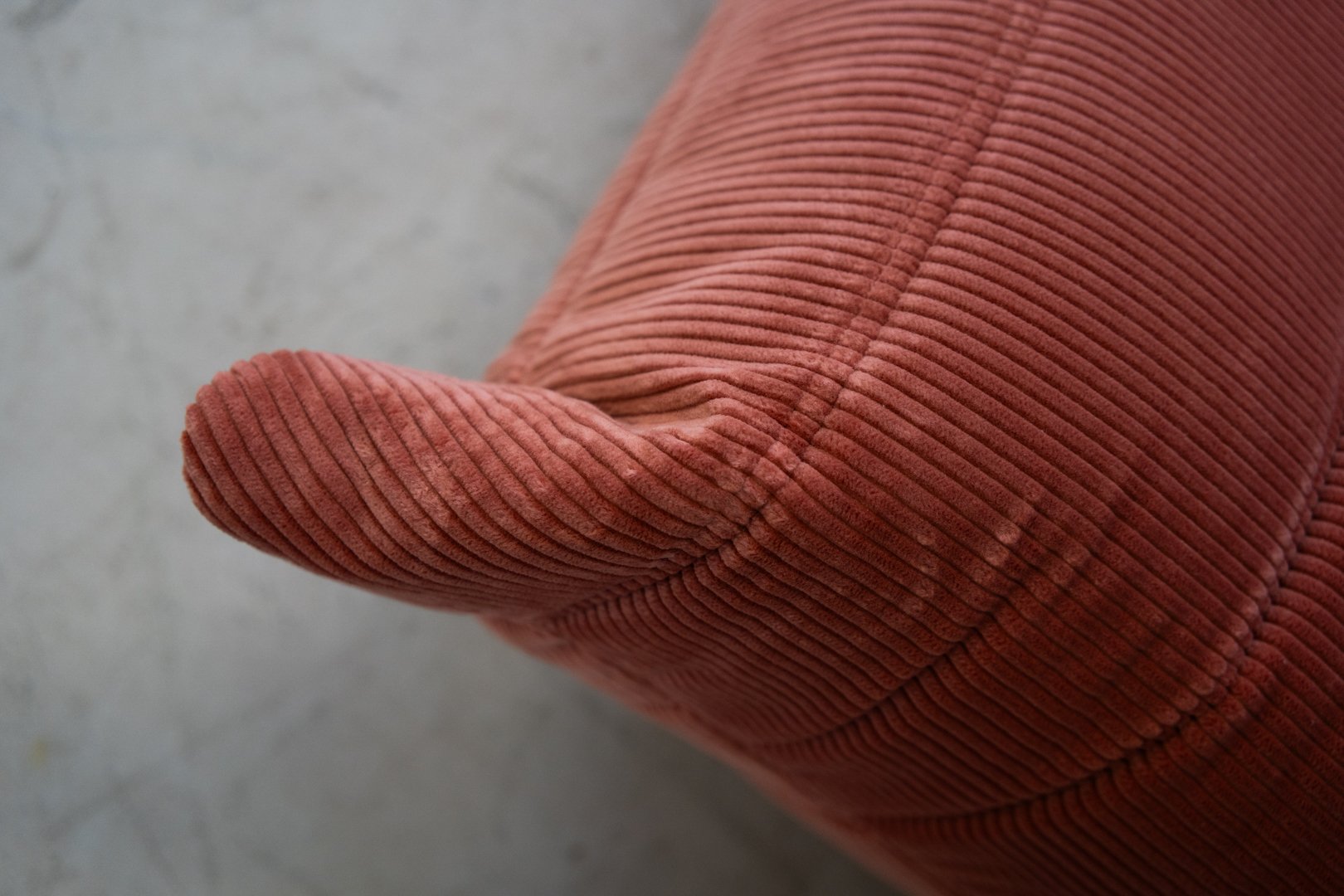 Togo_Pouf_by_Michel_Ducaroy_for_Ligne_Roset,_Coral_Corduroy,_France,_1970s
