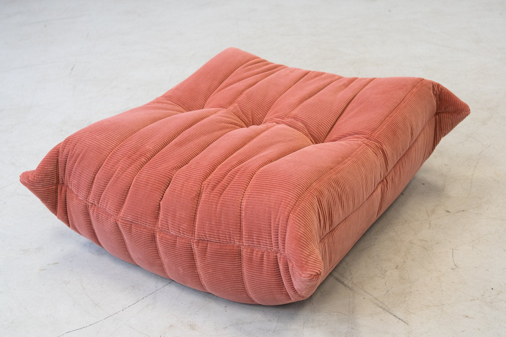 Togo_Pouf_by_Michel_Ducaroy_for_Ligne_Roset,_Coral_Corduroy,_France,_1970s