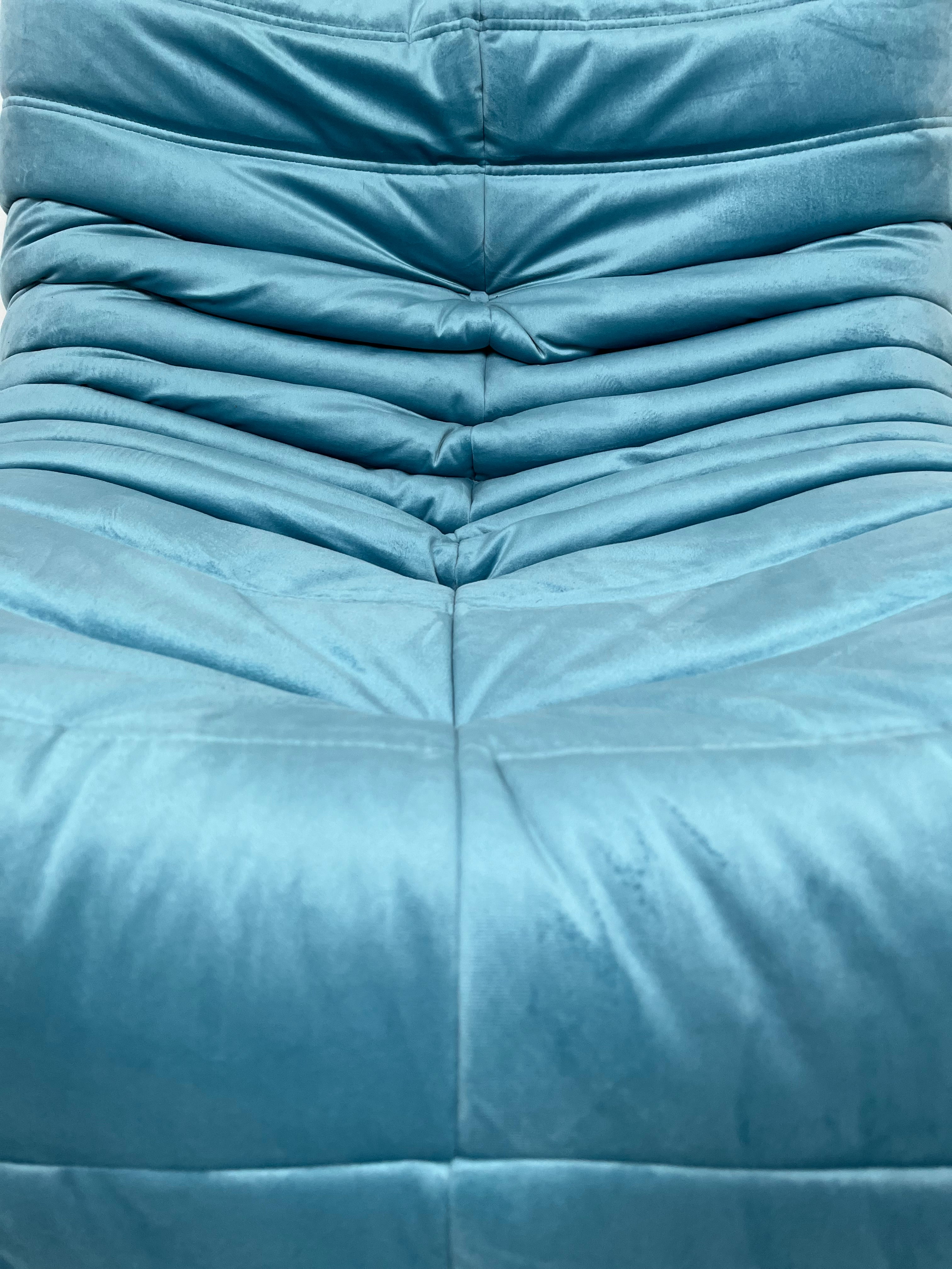Togo_sofa_by_Michael_Ducaroy