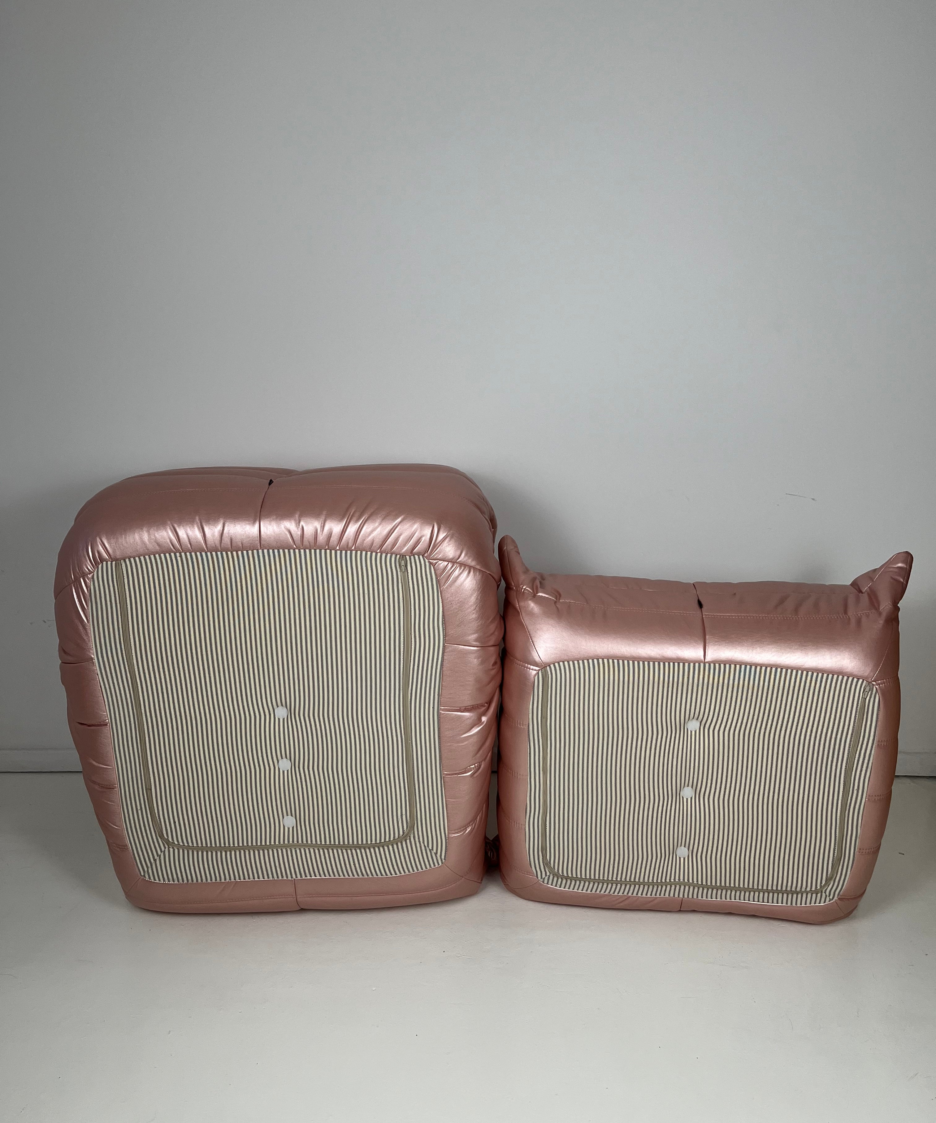 Togo_sofa_by_Michel_Ducaroy