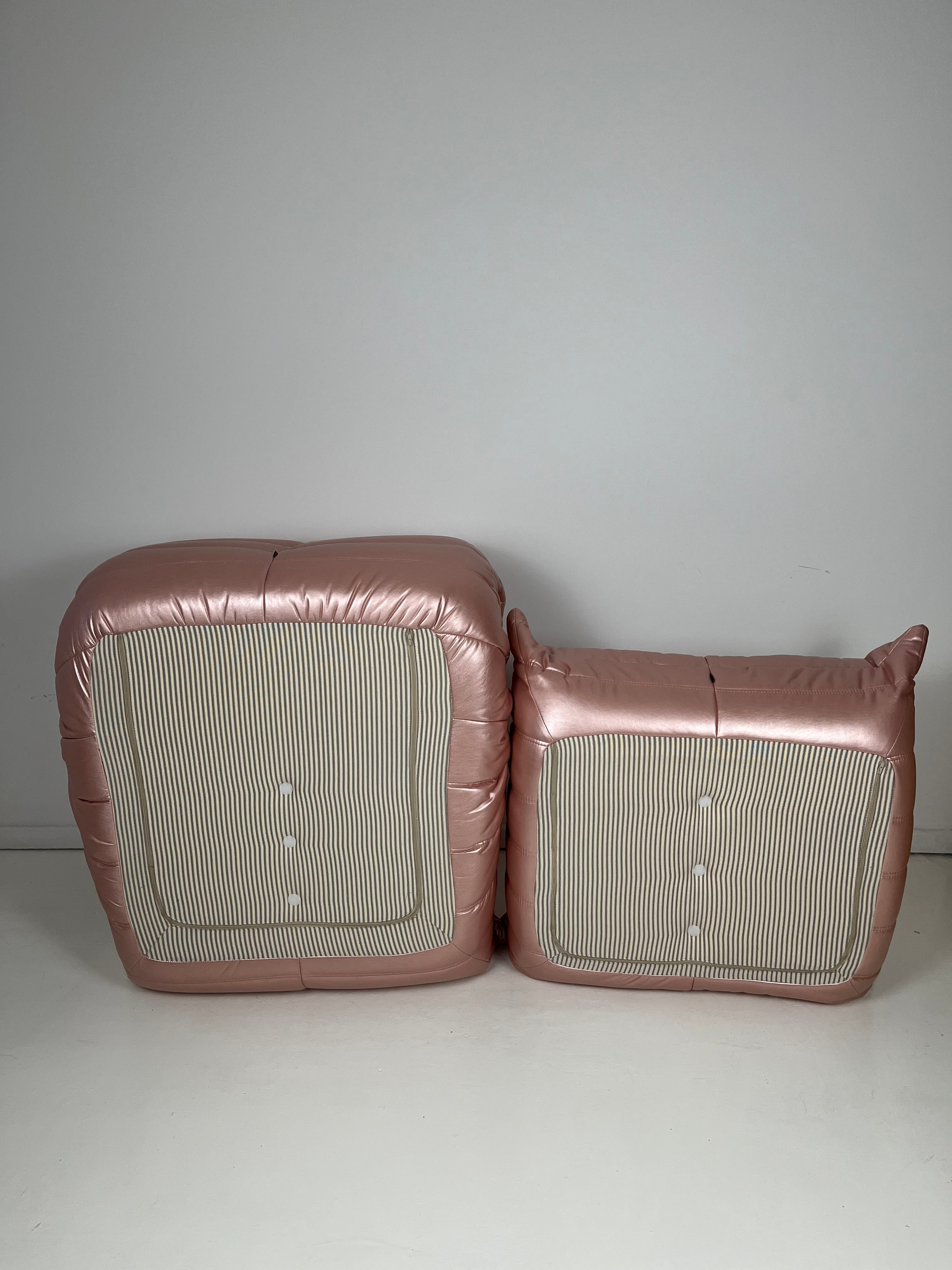 Togo_sofa_by_Michel_Ducaroy