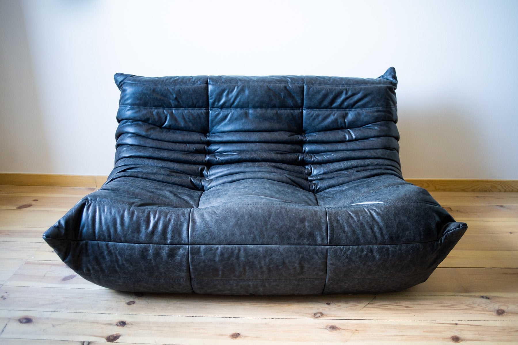 Togo_Three-Seater_Sofa_by_Michel_Ducaroy_for_Ligne_Roset,_Black_Leather,_France,_1970s