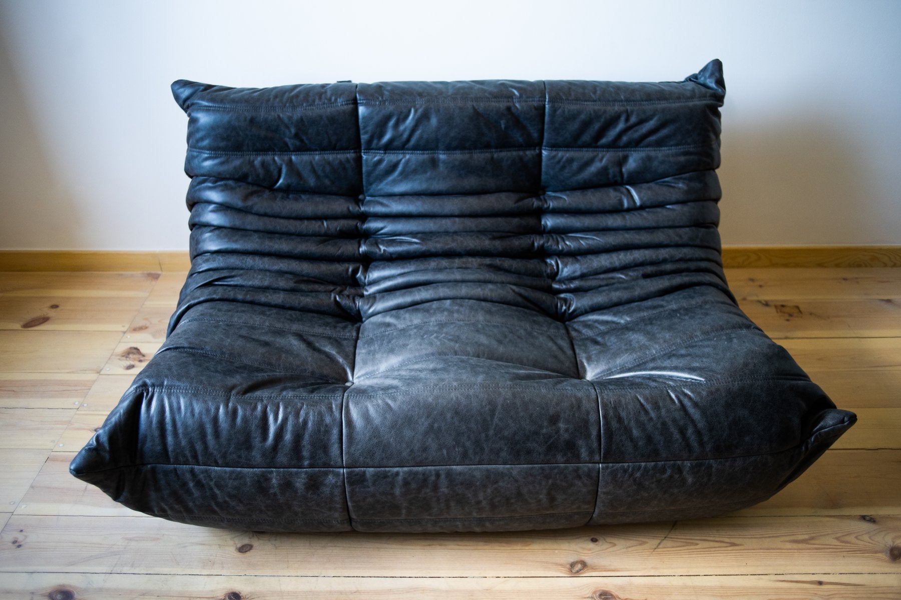 Togo_Three-Seater_Sofa_by_Michel_Ducaroy_for_Ligne_Roset,_Black_Leather,_France,_1970s
