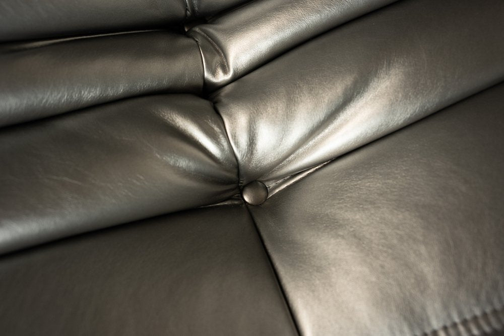 Togo_Three-Seater_Sofa_by_Michel_Ducaroy_for_Ligne_Roset,_Silver_Leather,_France