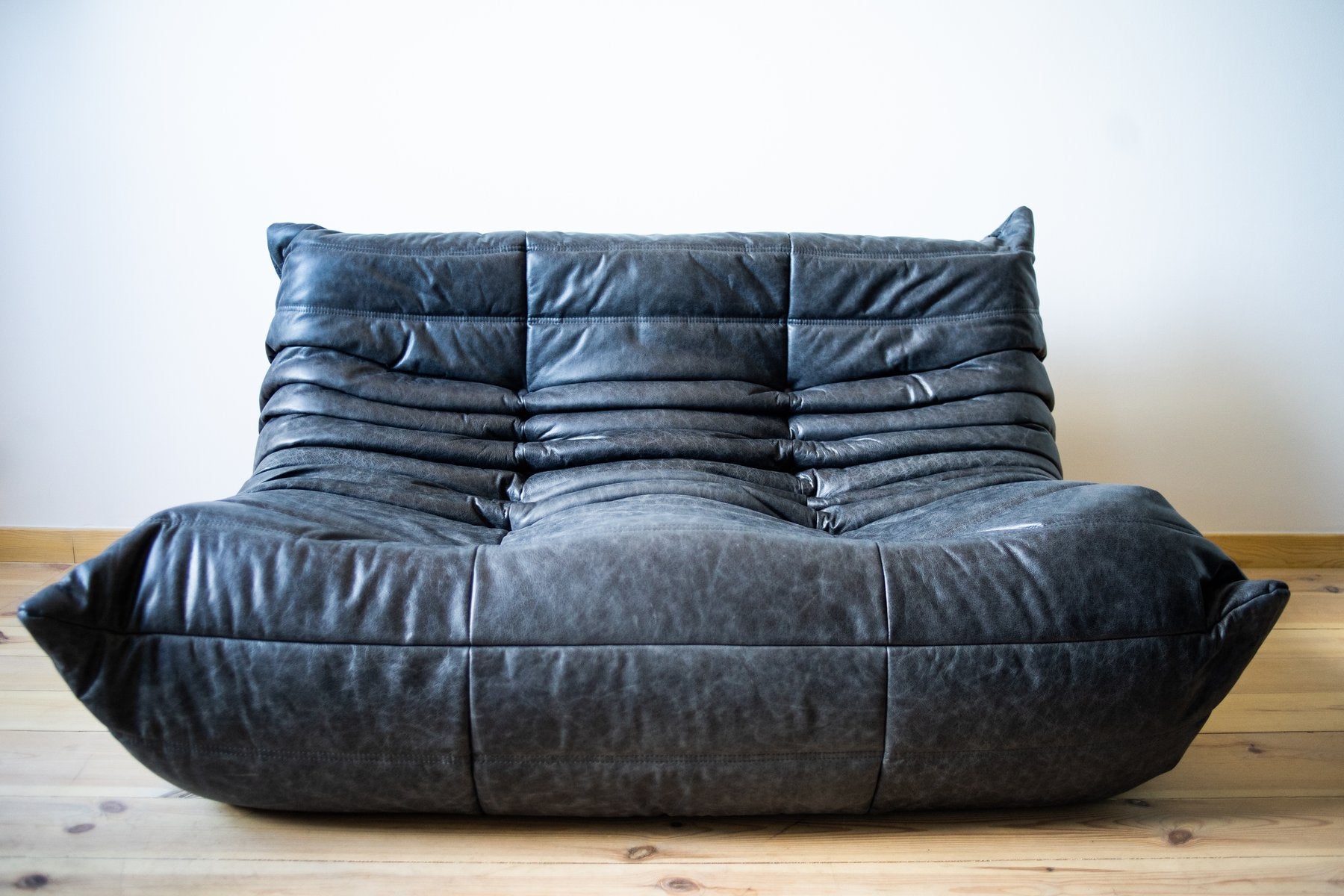 Togo_Two-Seater_Sofa_by_Michel_Ducaroy_for_Ligne_Roset,_Black_Leather,_France