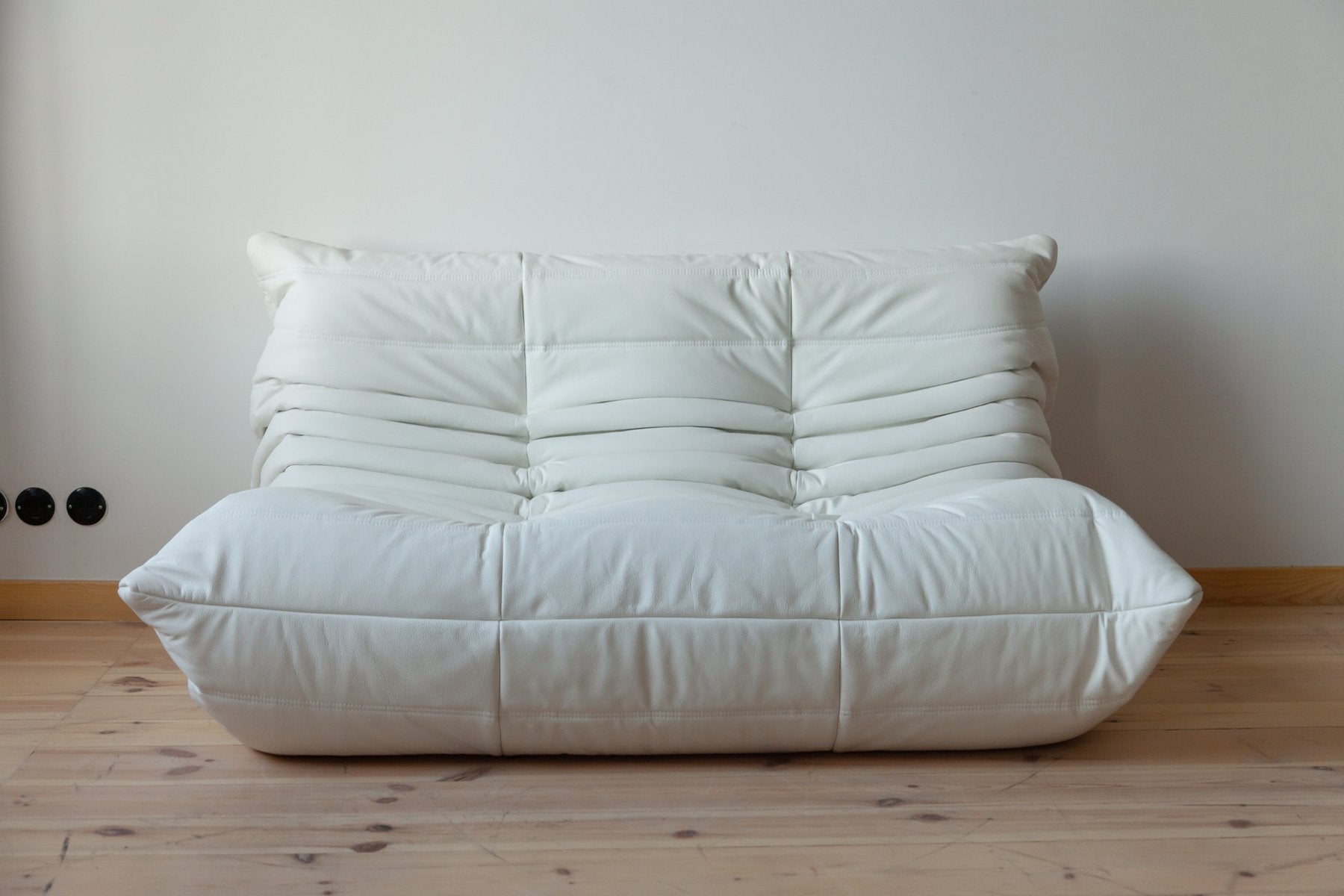Togo_Two-Seater_Sofa_by_Michel_Ducaroy_for_Ligne_Roset,_White_Leather,_France