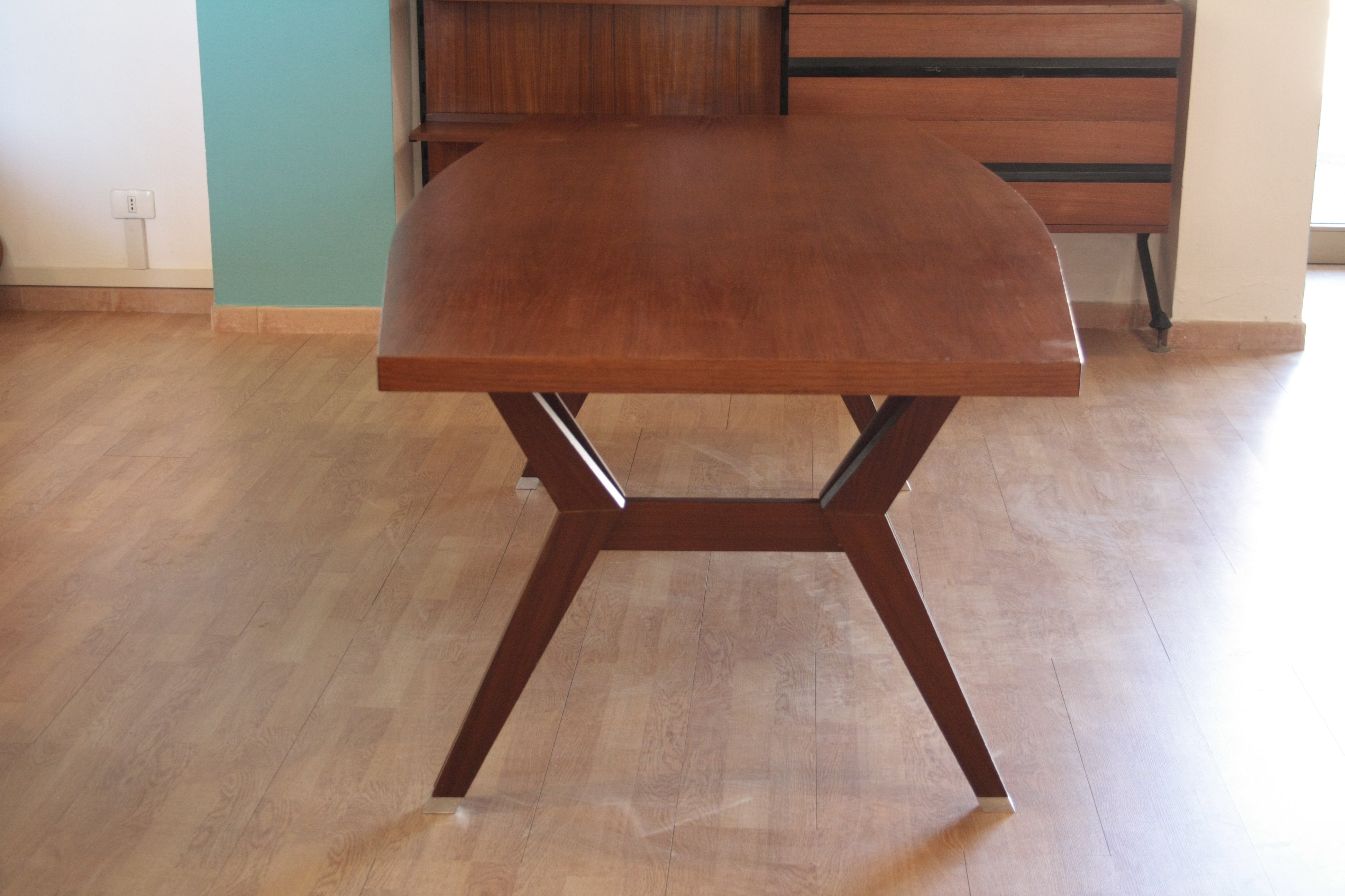 Tolomeo_table_by_Ico_Parisi_and_Ennio_Fazioli,_Italy,_1958