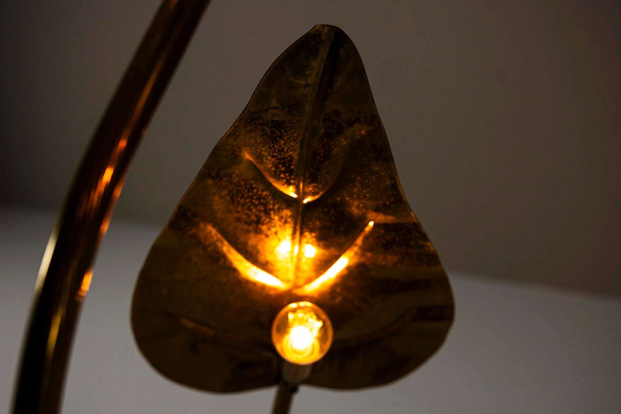 Tommaso_Barbi_Brass_Leaf_Floor_Lamp,_Italy_1970s