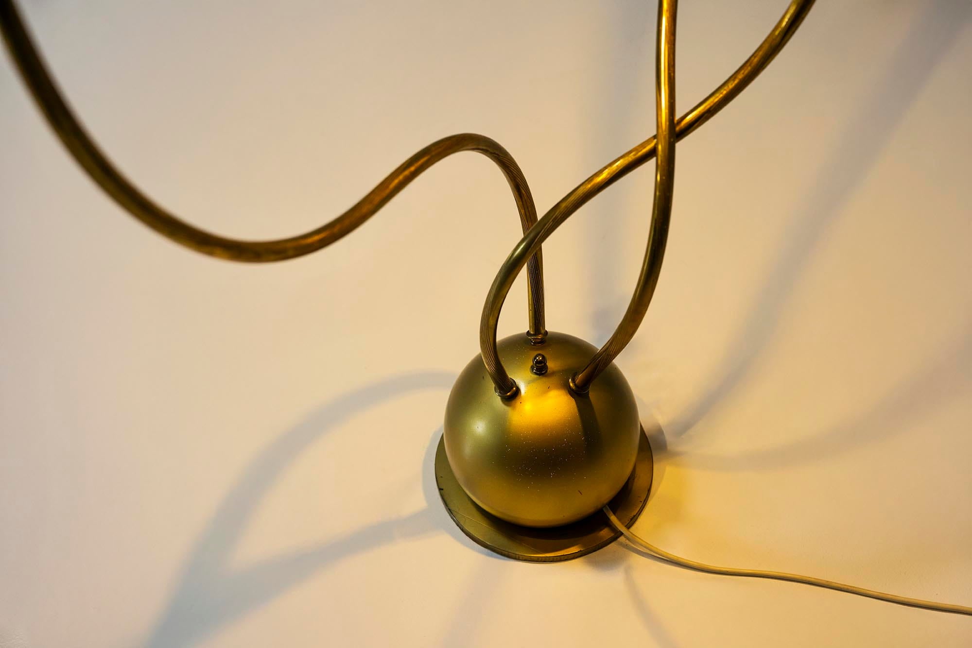 Tommaso_Barbi_Brass_Leaf_Floor_Lamp,_Italy_1970s