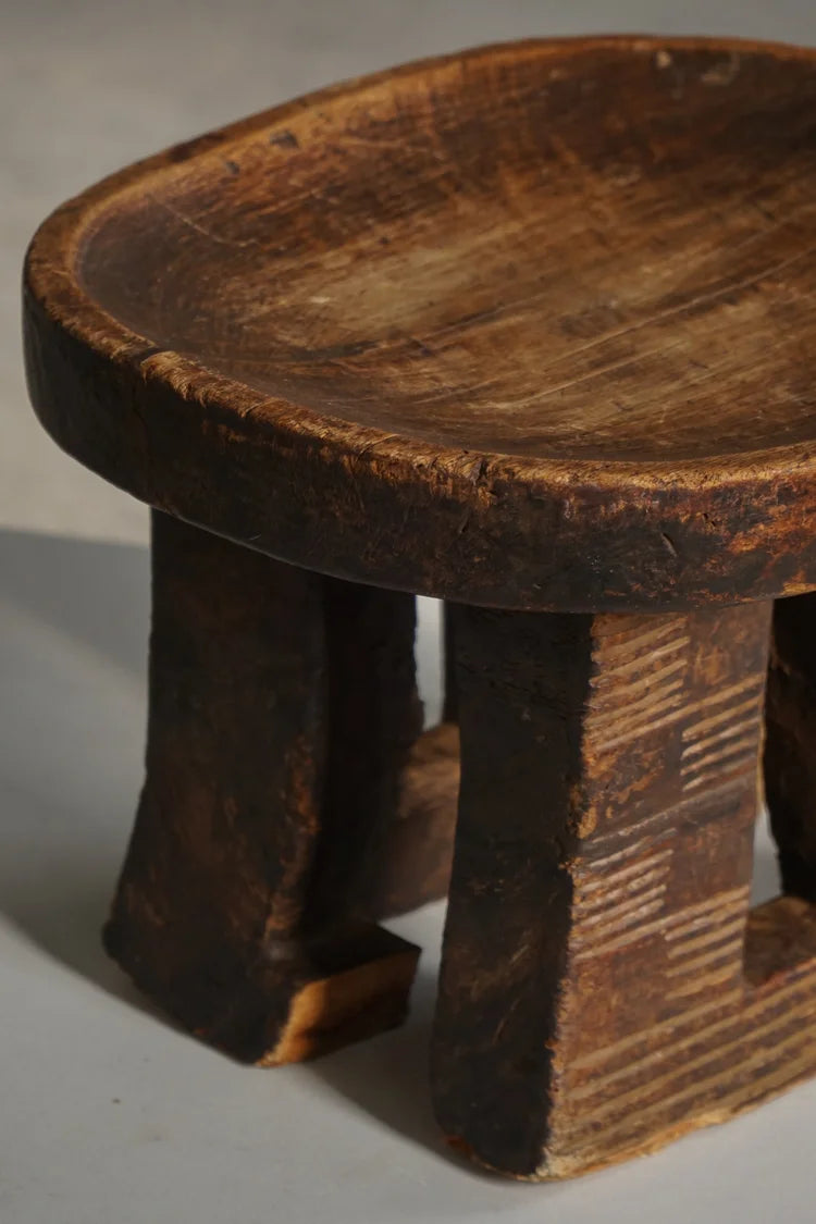 Traditional_Hand_Carved_African_Bamileke_Style_Tribal_Stool_in_Solid_Wood