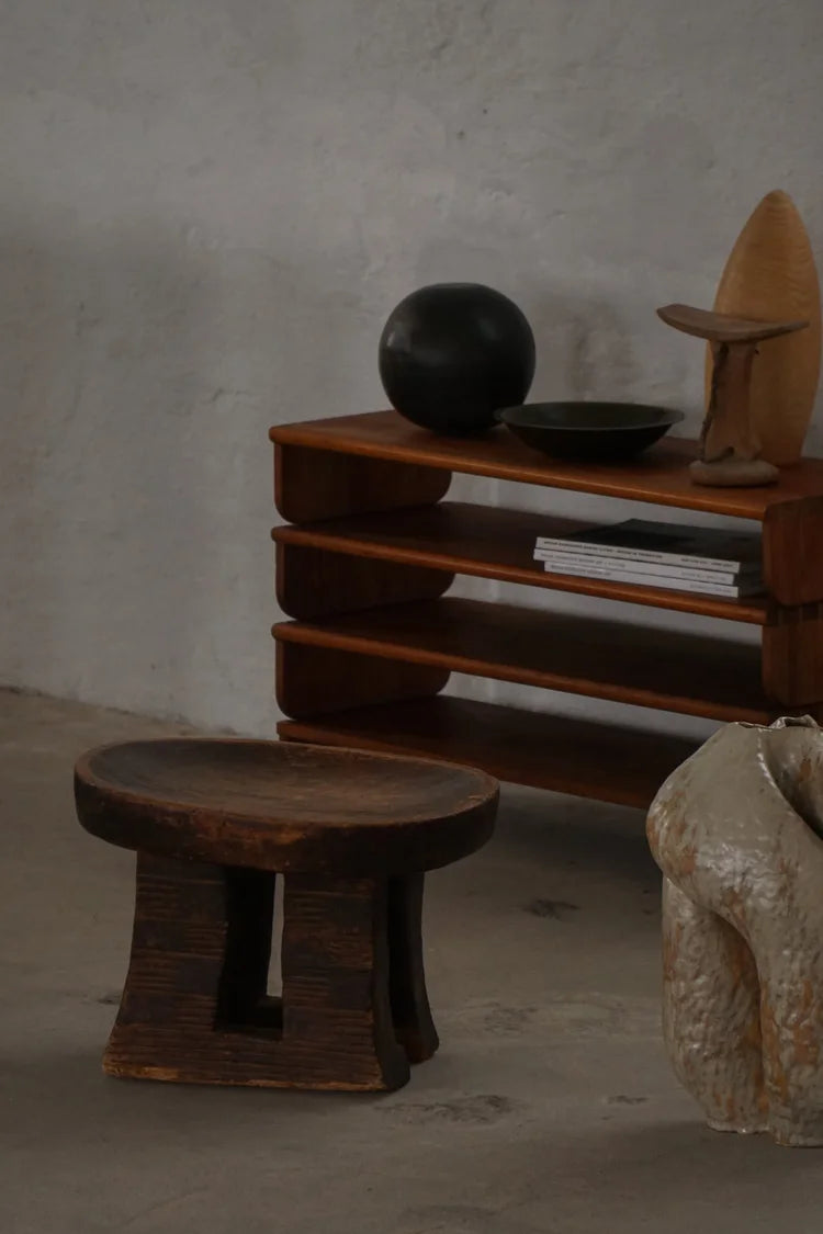 Traditional_Hand_Carved_African_Bamileke_Style_Tribal_Stool_in_Solid_Wood