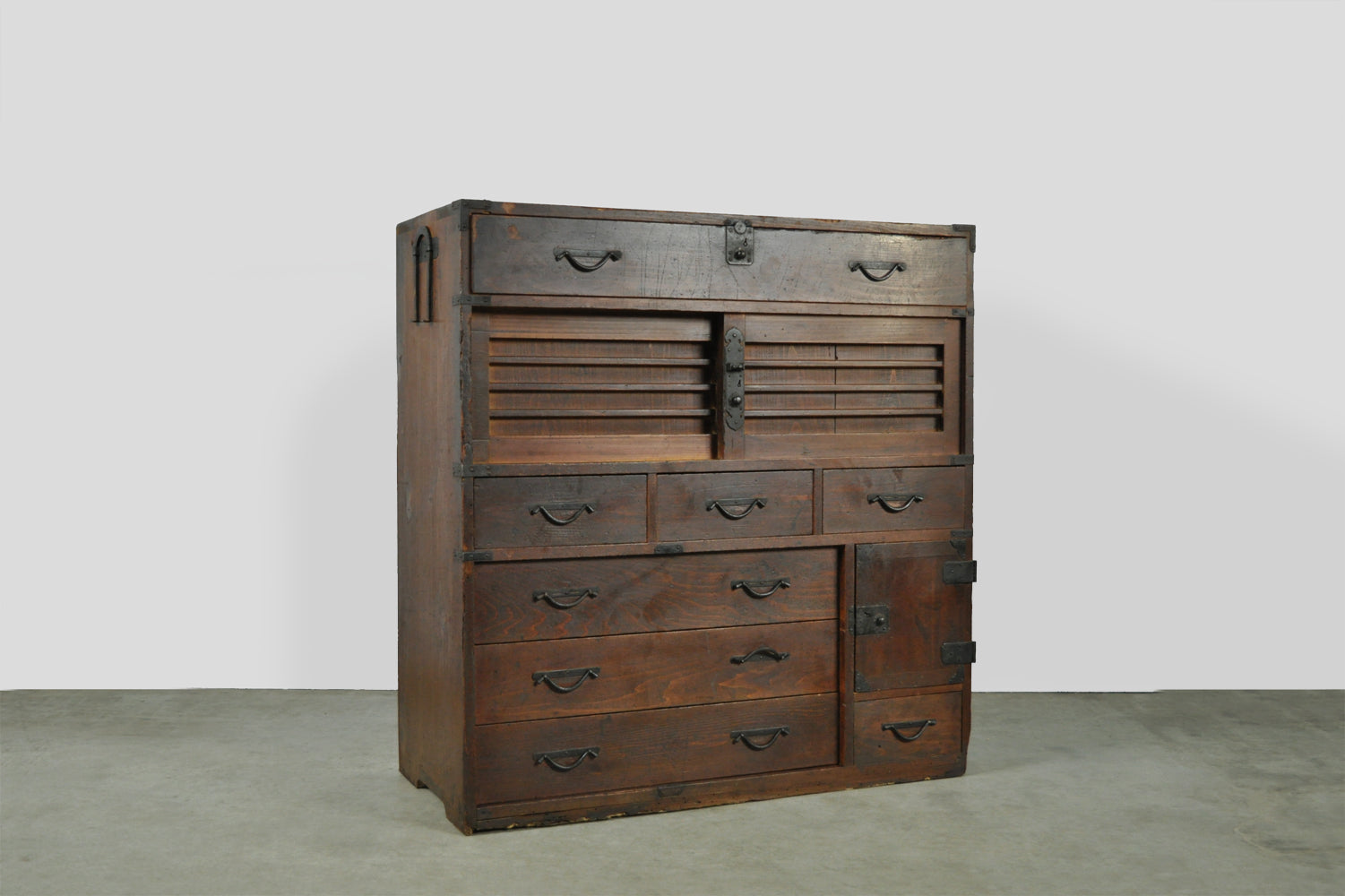 Traditional_JAPANESE_wooden_Tansu_storage_cabinet_(trunk),_ca._1900